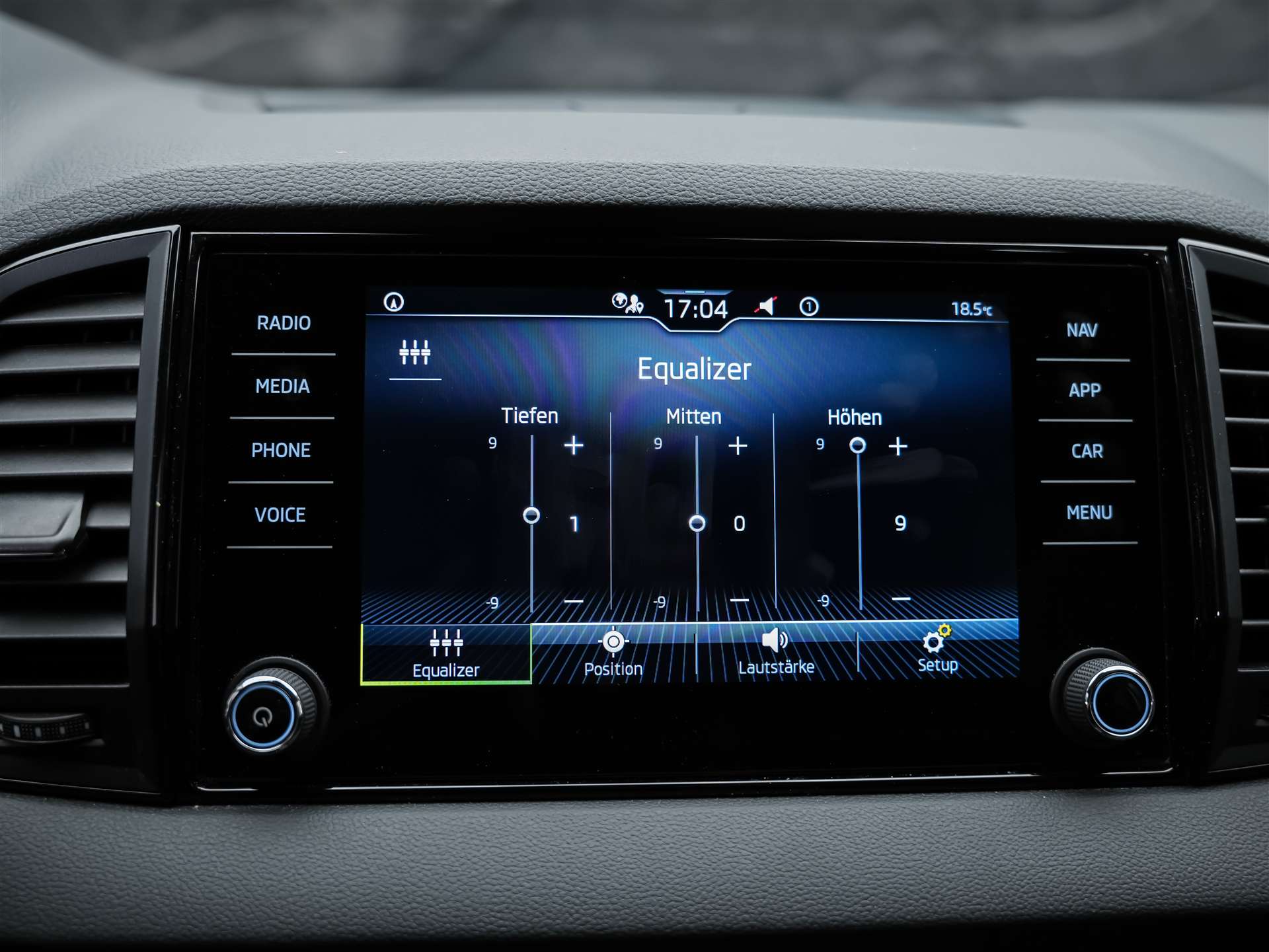 SKODA Karoq 1.5 TSI Selection DSG *Sitzheizung*Lenkradheizung*Rückfahrkamera*-image-29