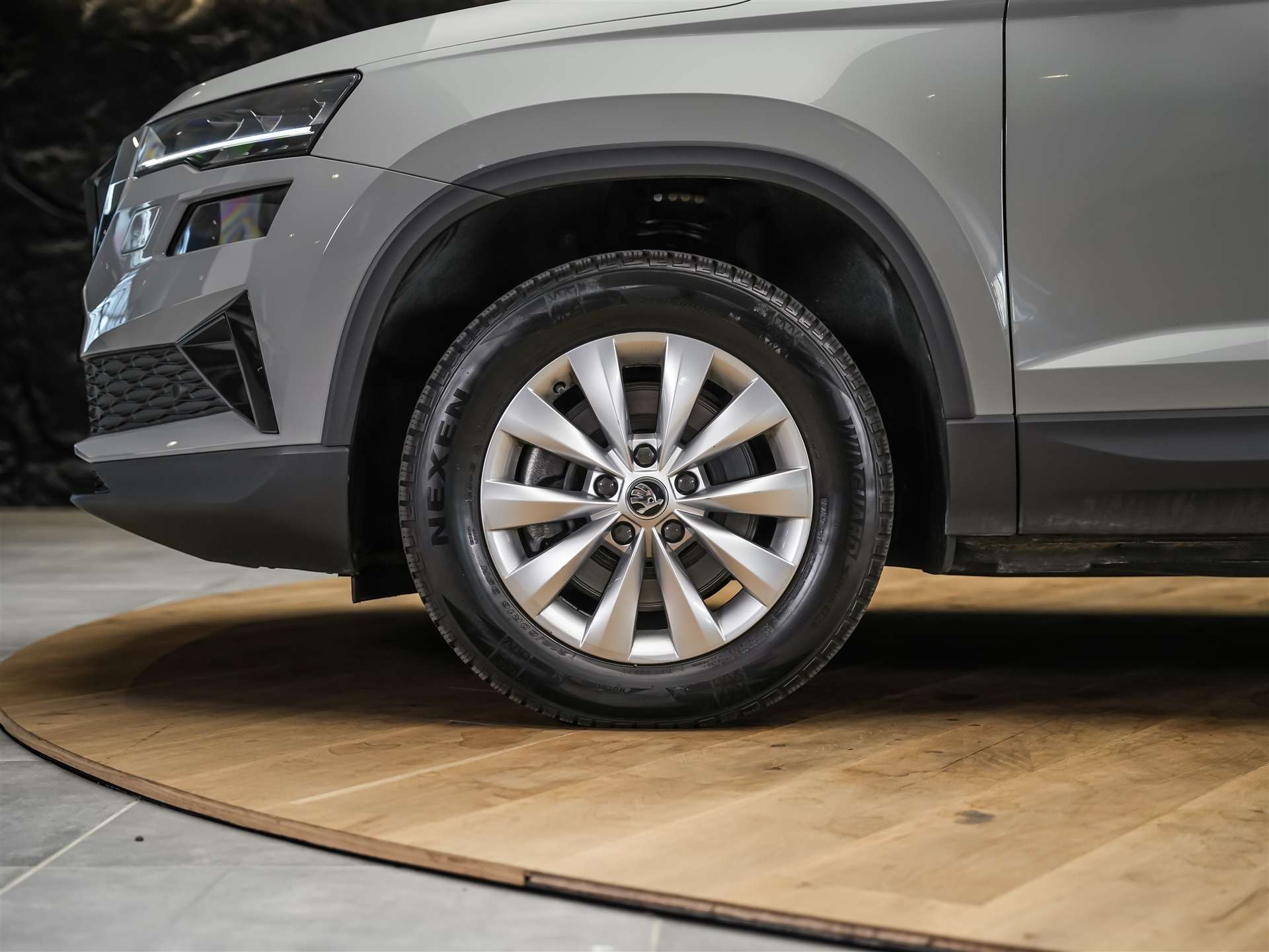 SKODA Karoq 1.5 TSI Selection DSG *Sitzheizung*Lenkradheizung*Rückfahrkamera*-image-15