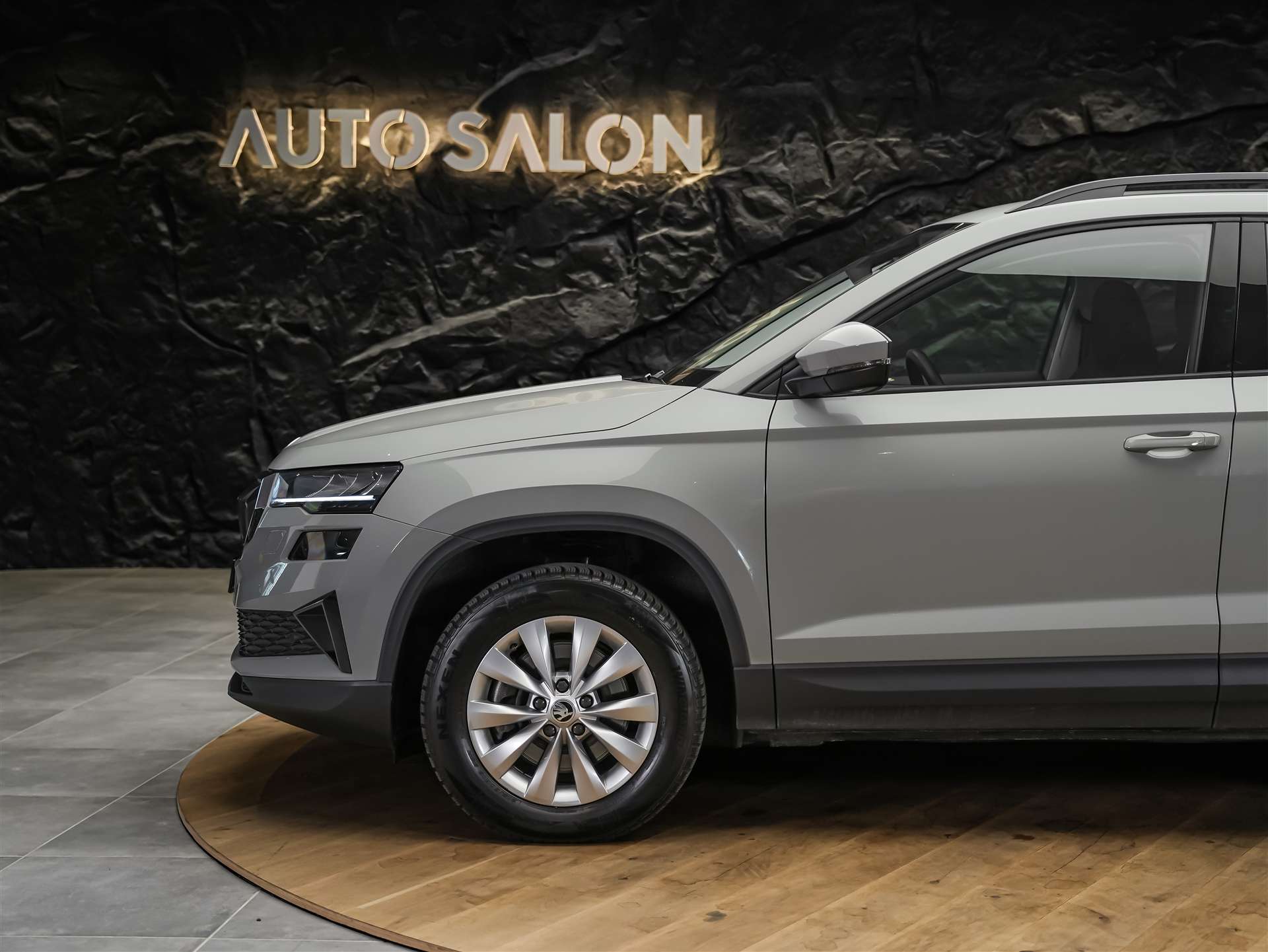 SKODA Karoq 1.5 TSI Selection DSG *Sitzheizung*Lenkradheizung*Rückfahrkamera*-image-14