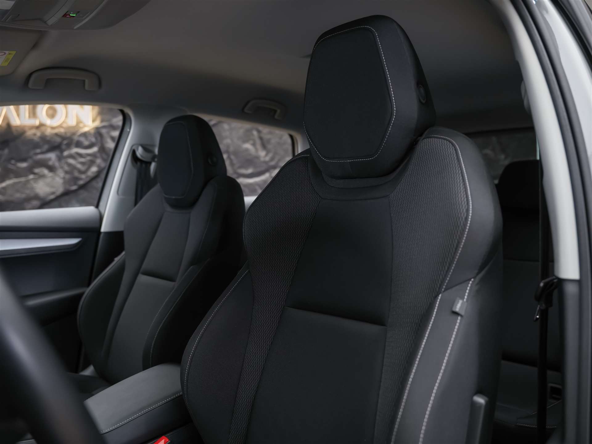 SKODA Karoq 1.5 TSI Selection DSG *Sitzheizung*Lenkradheizung*Rückfahrkamera*-image-9