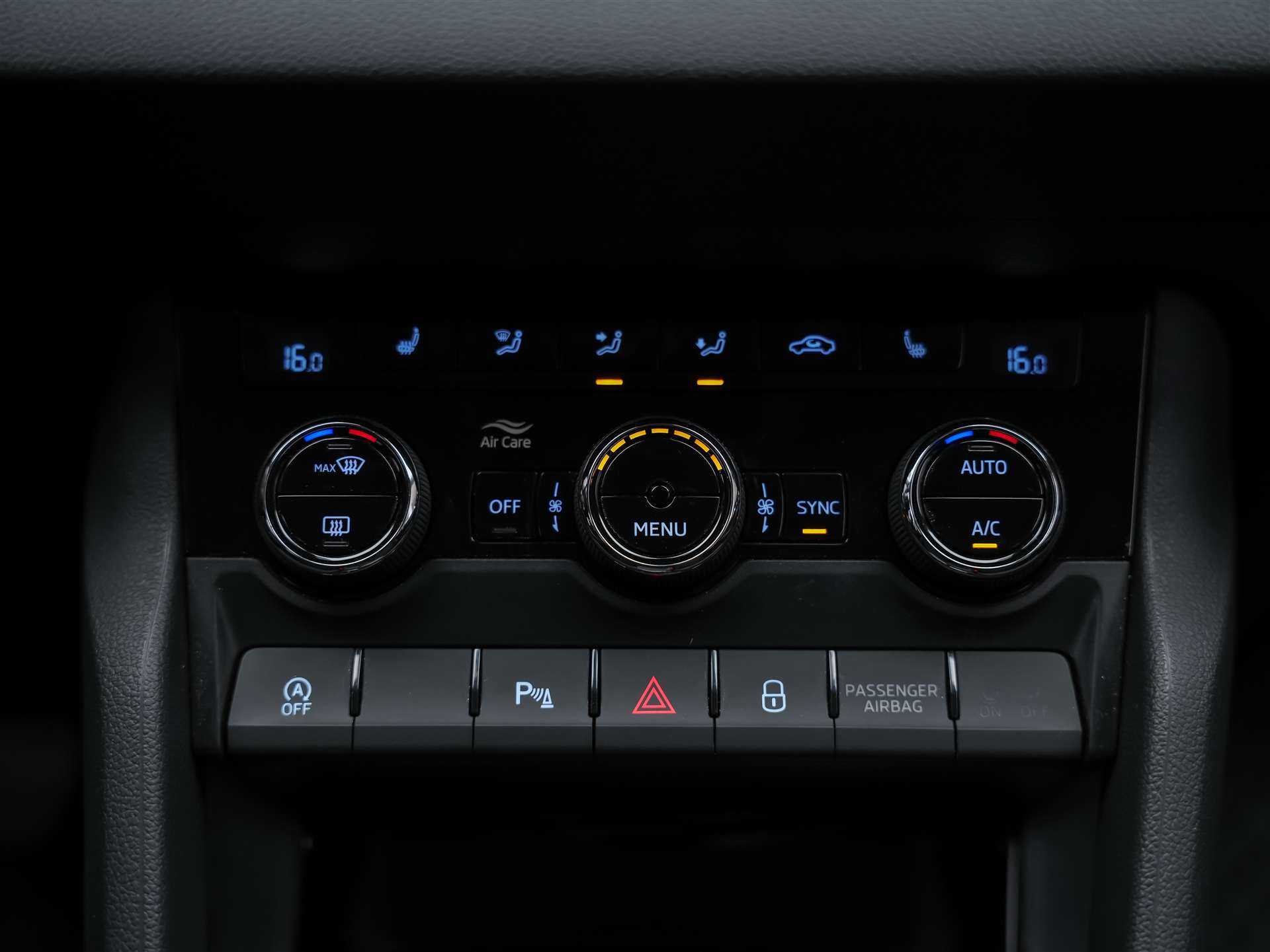 SKODA Karoq 1.5 TSI Selection DSG *Sitzheizung*Lenkradheizung*Rückfahrkamera*-image-21