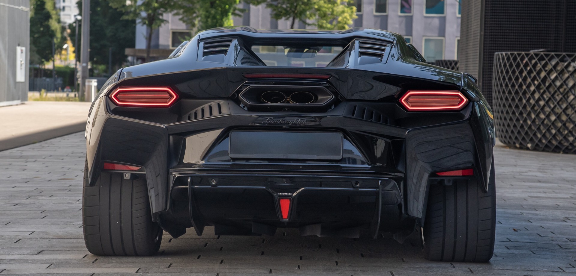 LAMBORGHINI 4.0-image-7