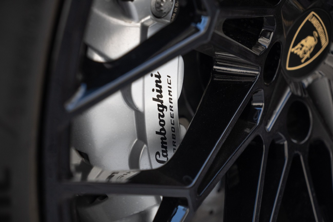 LAMBORGHINI 4.0-image-16