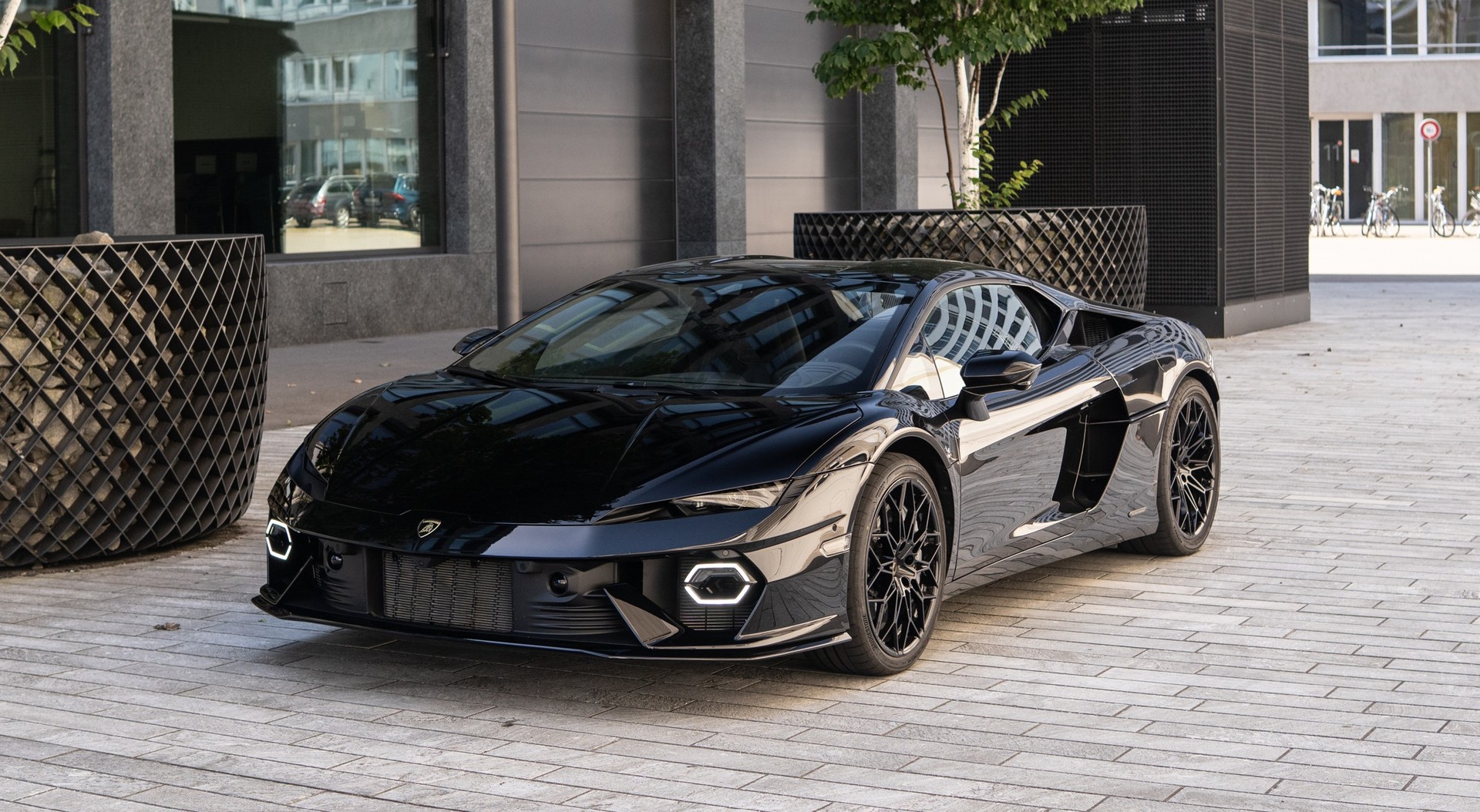 LAMBORGHINI 4.0-image-3