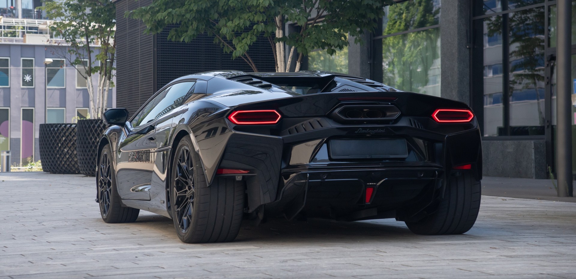 LAMBORGHINI 4.0-image-6