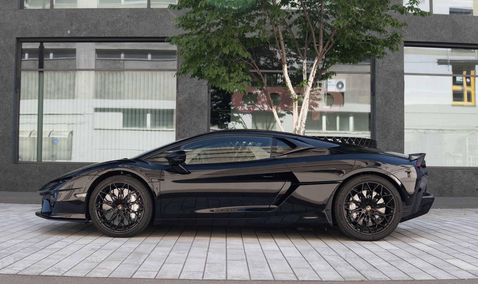 LAMBORGHINI 4.0-image-5