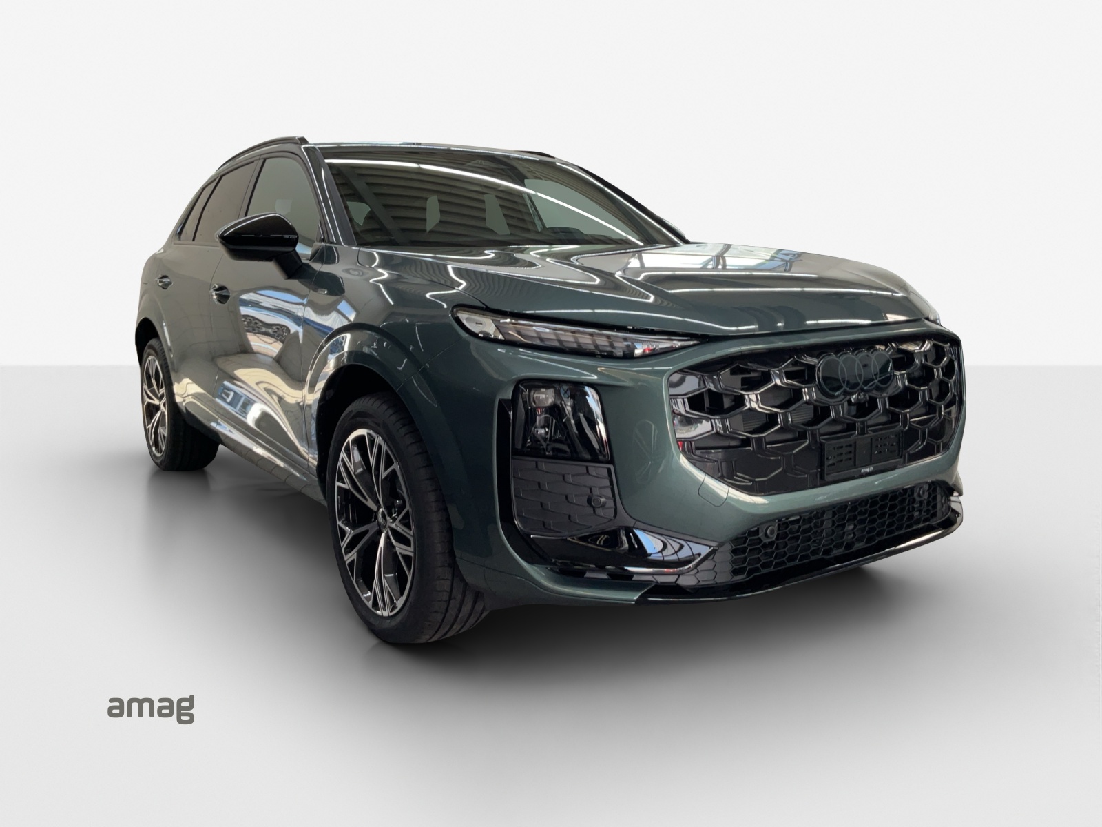 AUDI Q3 SUV e-hybrid 200 kW S tronig-image-5