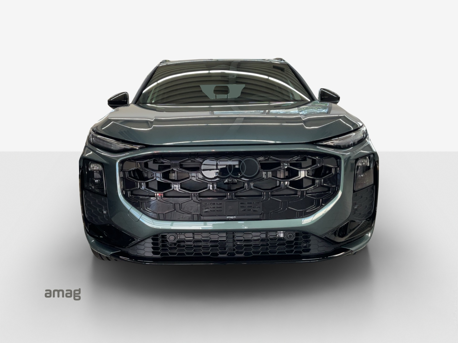 AUDI Q3 SUV e-hybrid 200 kW S tronig-image-6