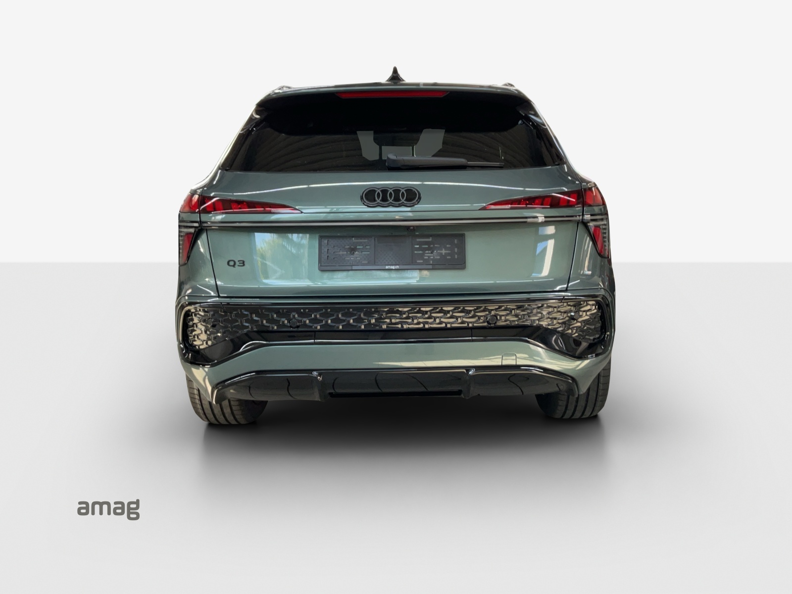 AUDI Q3 SUV e-hybrid 200 kW S tronig-image-3