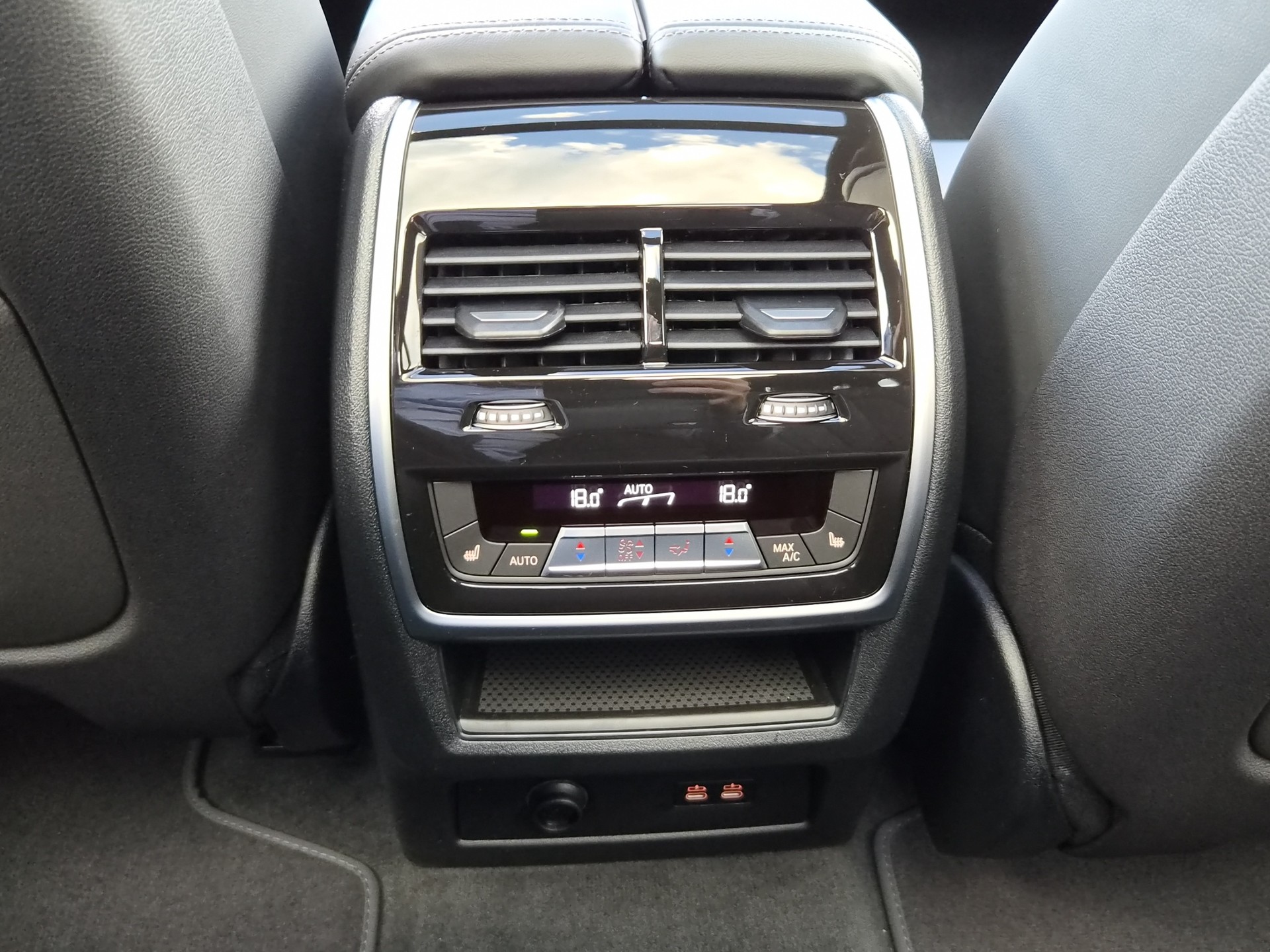 BMW X7 xDrive 48V 40d M Sport Pro Steptronic-image-21