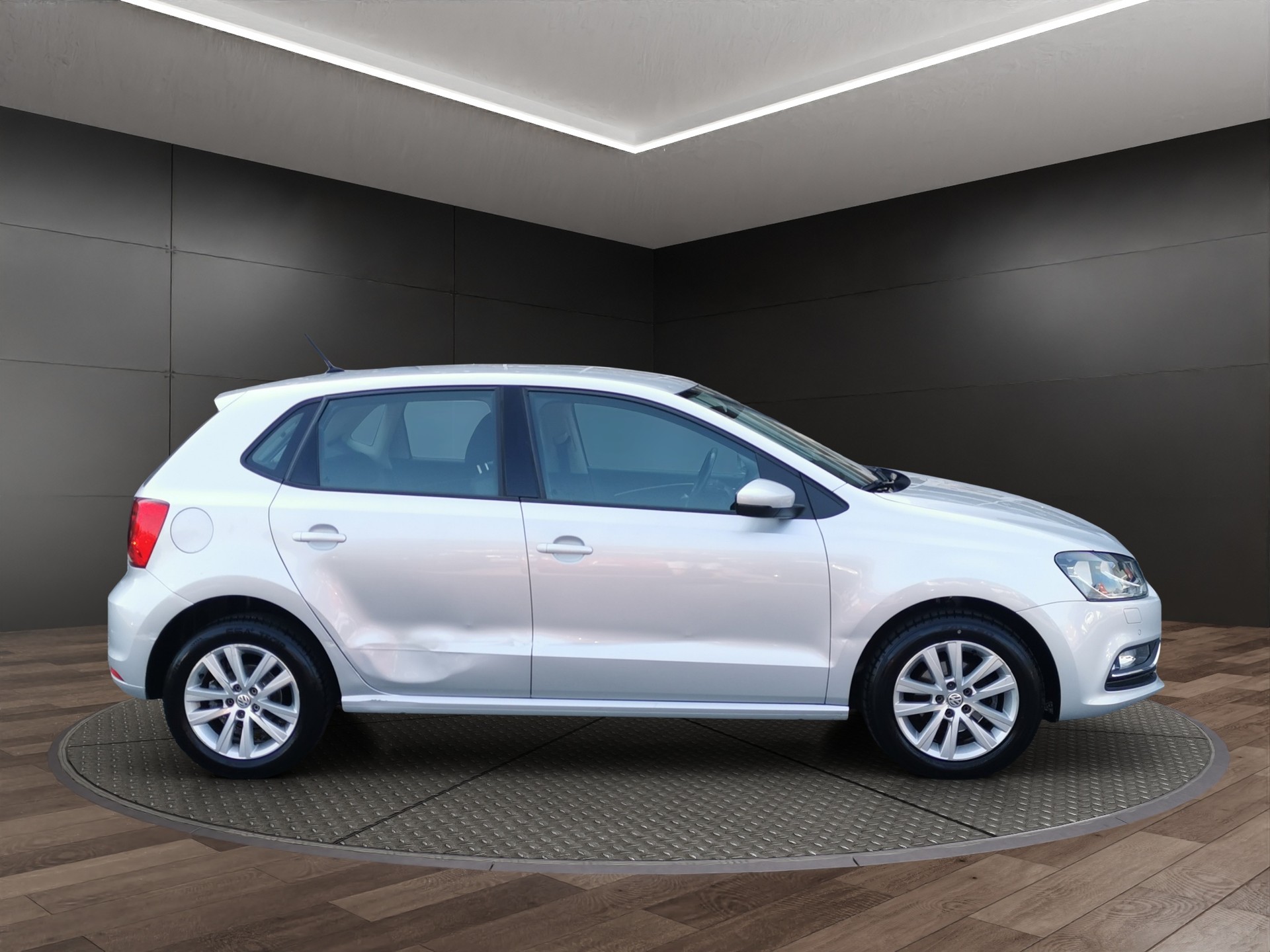 VW Polo 1.2 TSI BMT Comfortline DSG-image-4