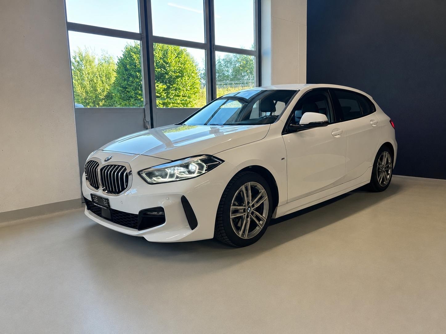 BMW 118i Sport Line Steptronic-image-9