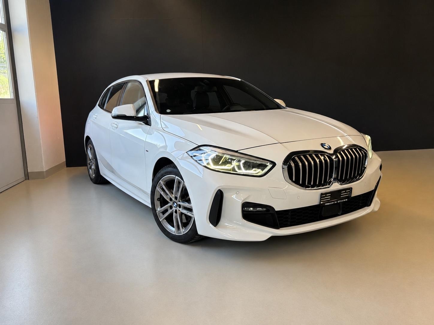 BMW 118i Sport Line Steptronic-image-6