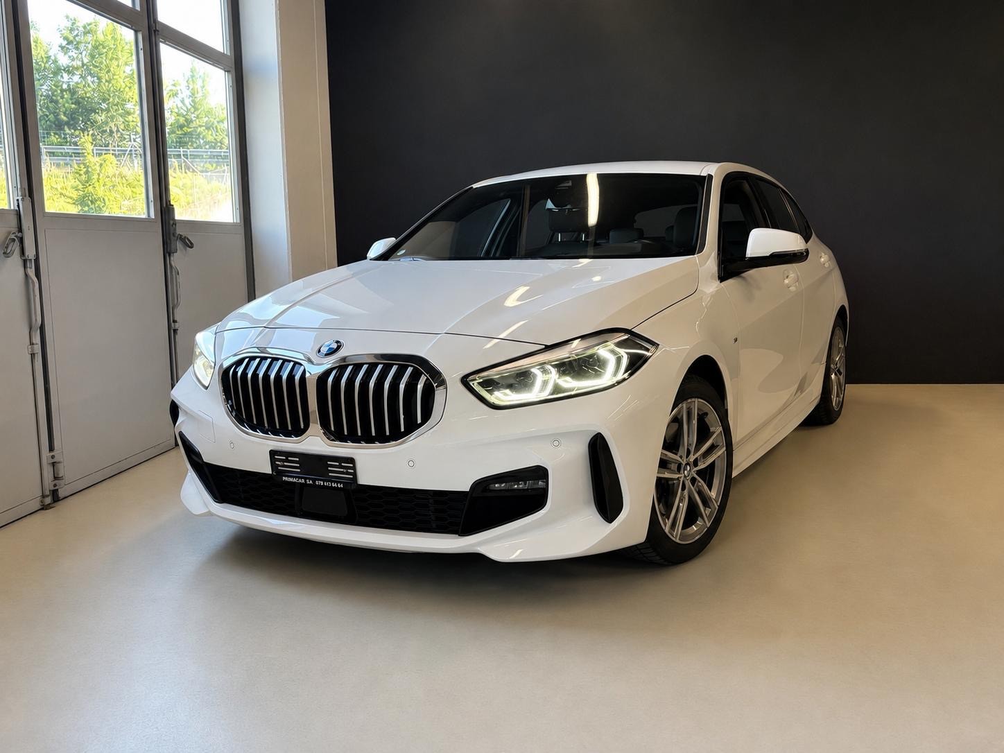 BMW 118i Sport Line Steptronic-image-3