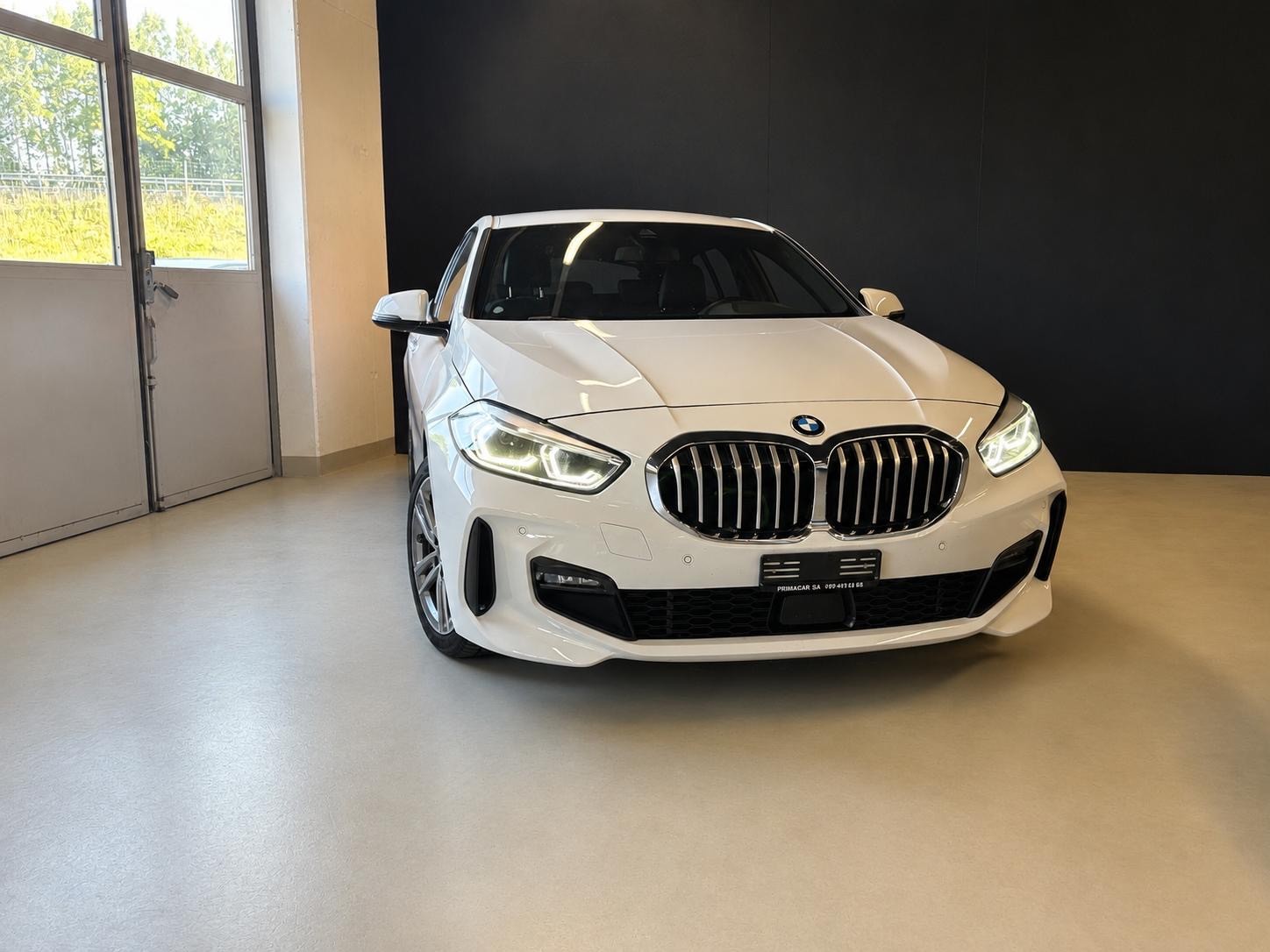 BMW 118i Sport Line Steptronic-image-4