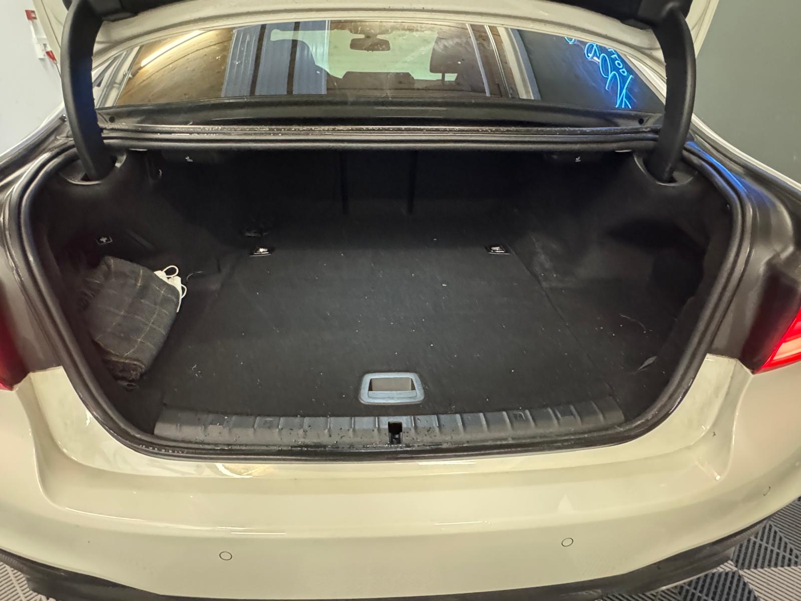 BMW 530e xDrive Pure M Sport Edition Steptronic-image-25