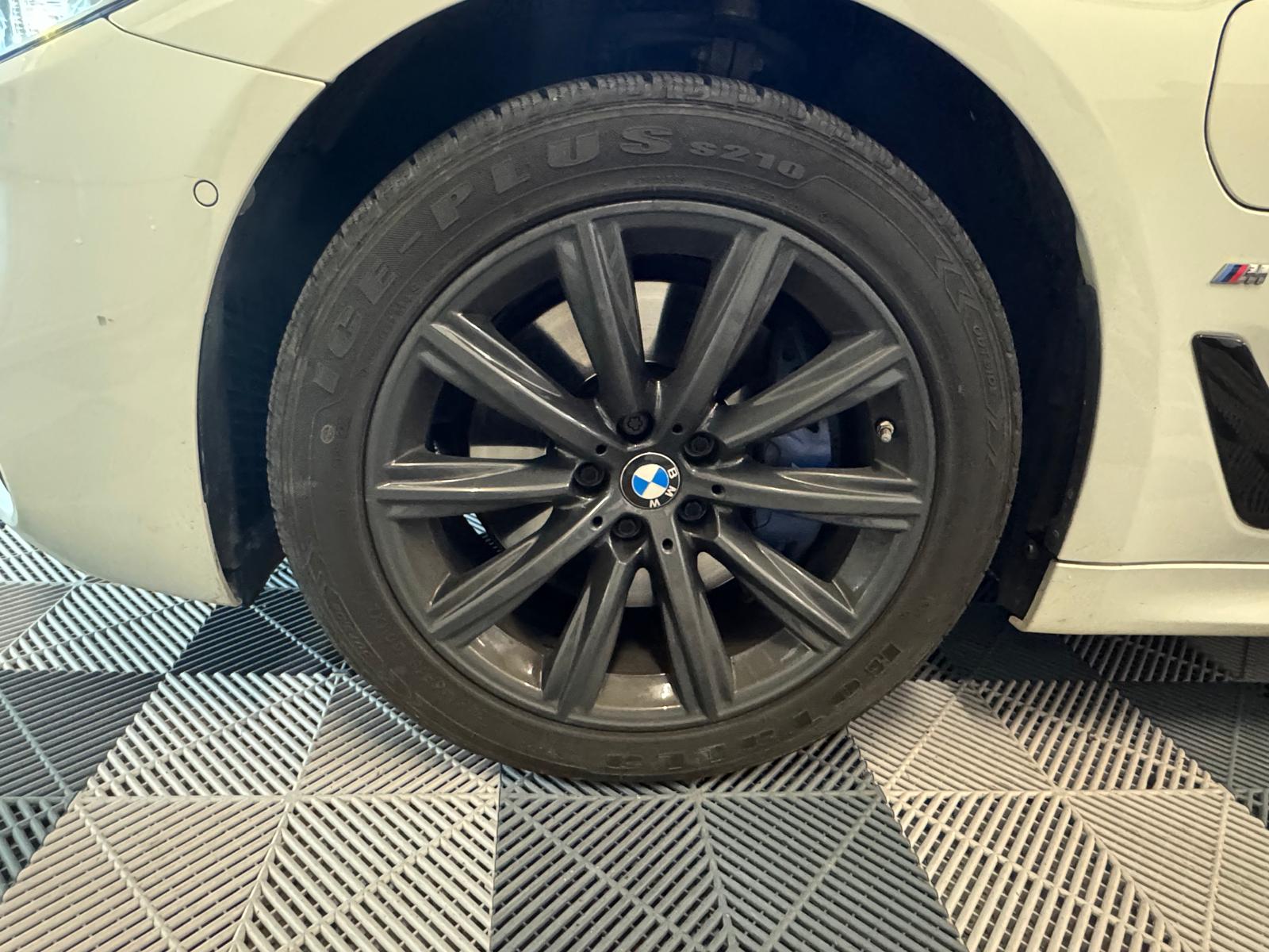 BMW 530e xDrive Pure M Sport Edition Steptronic-image-26
