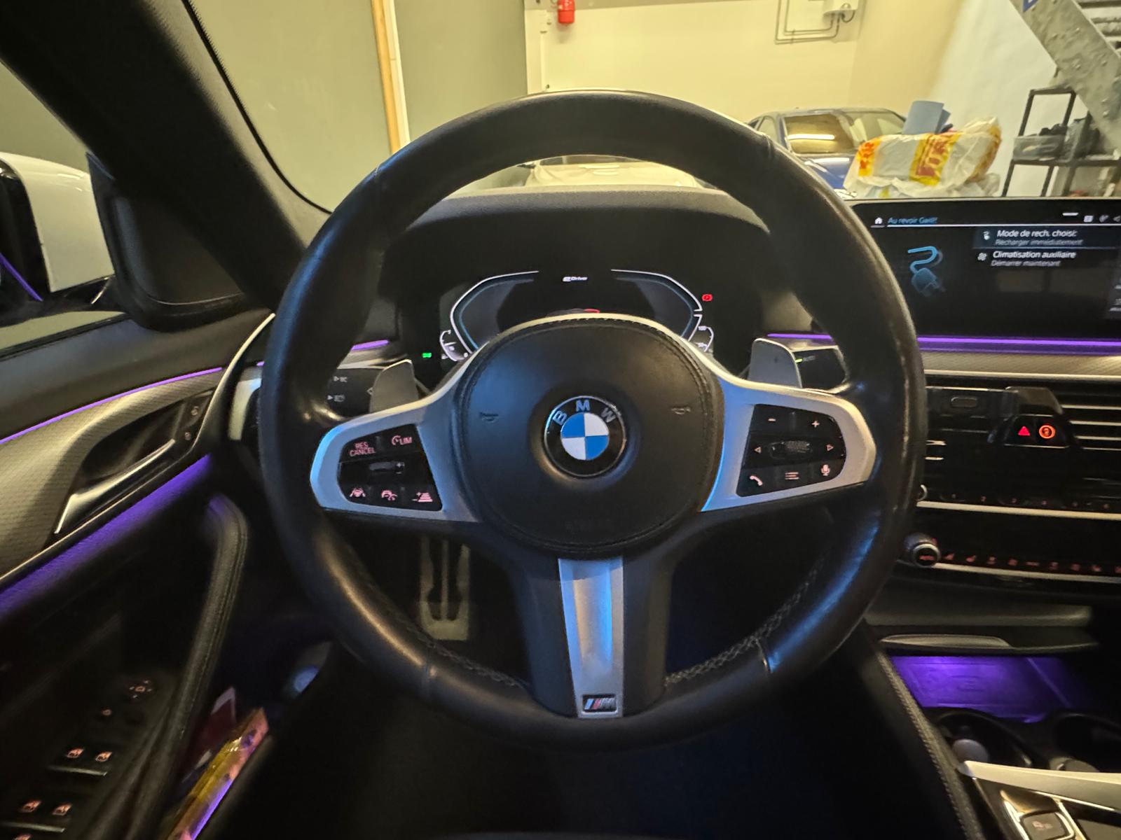 BMW 530e xDrive Pure M Sport Edition Steptronic-image-16