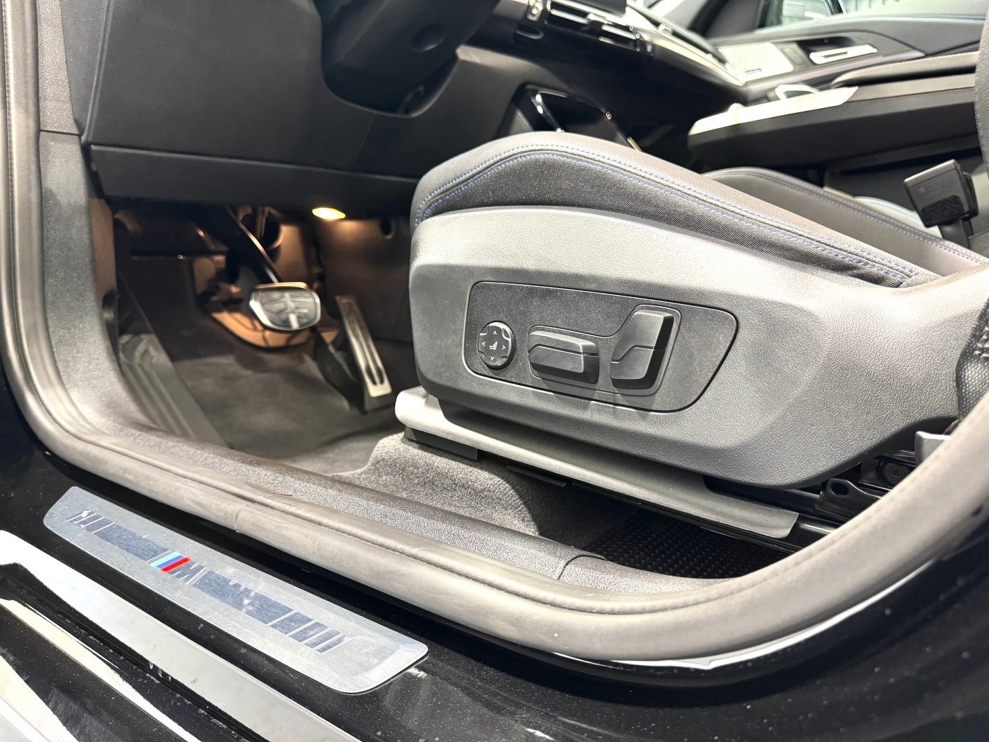 BMW X1 23d xDrive paddles-image-4