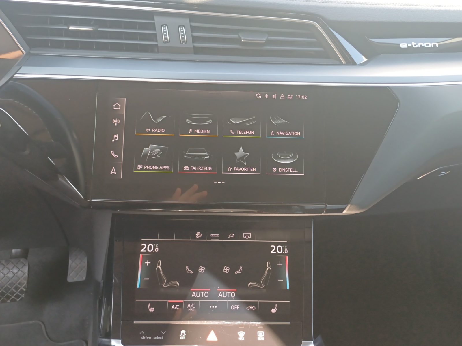 AUDI e-tron 55 Sportback quattro-image-10