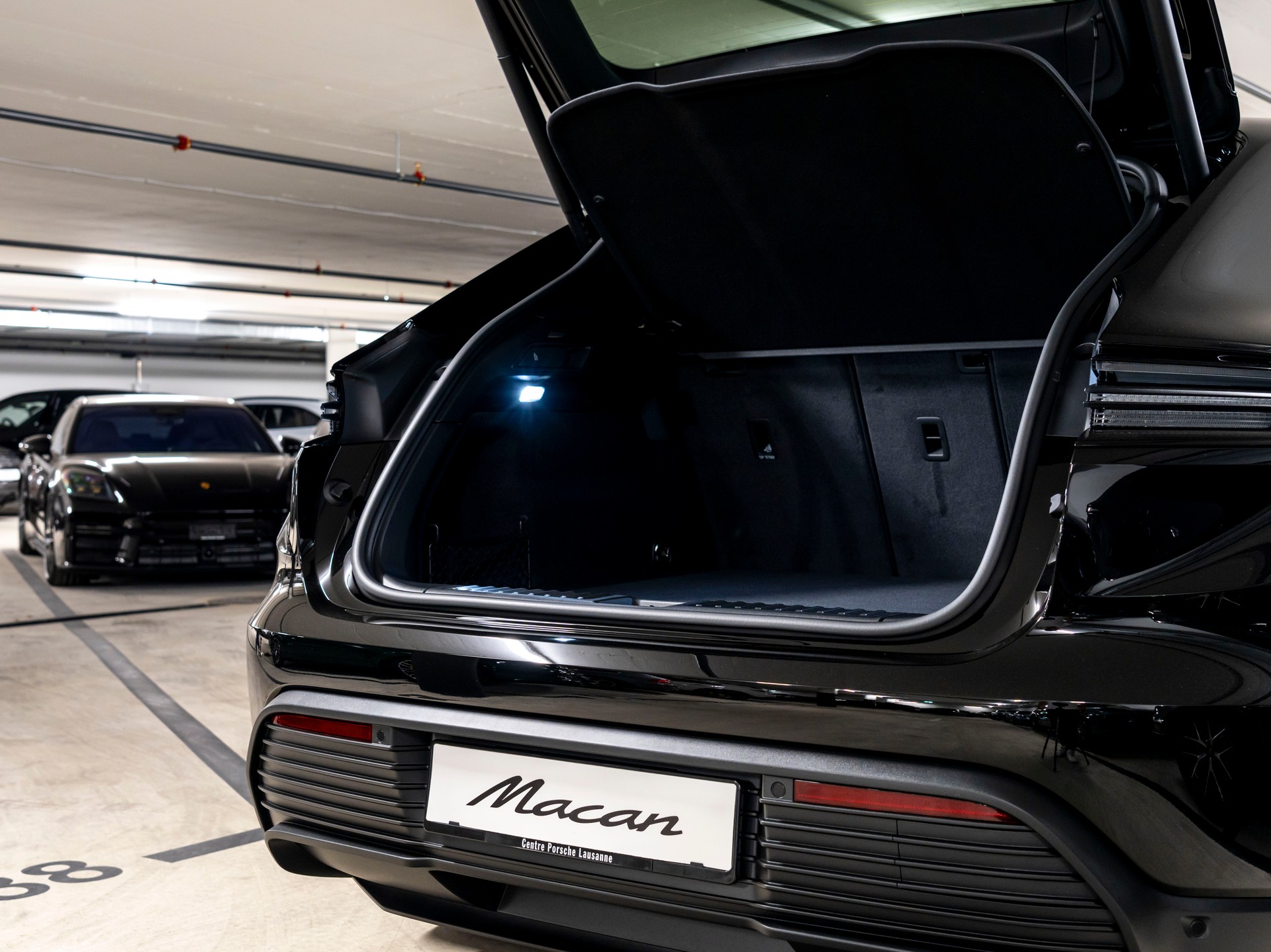 PORSCHE Macan 4 100kWh-image-10