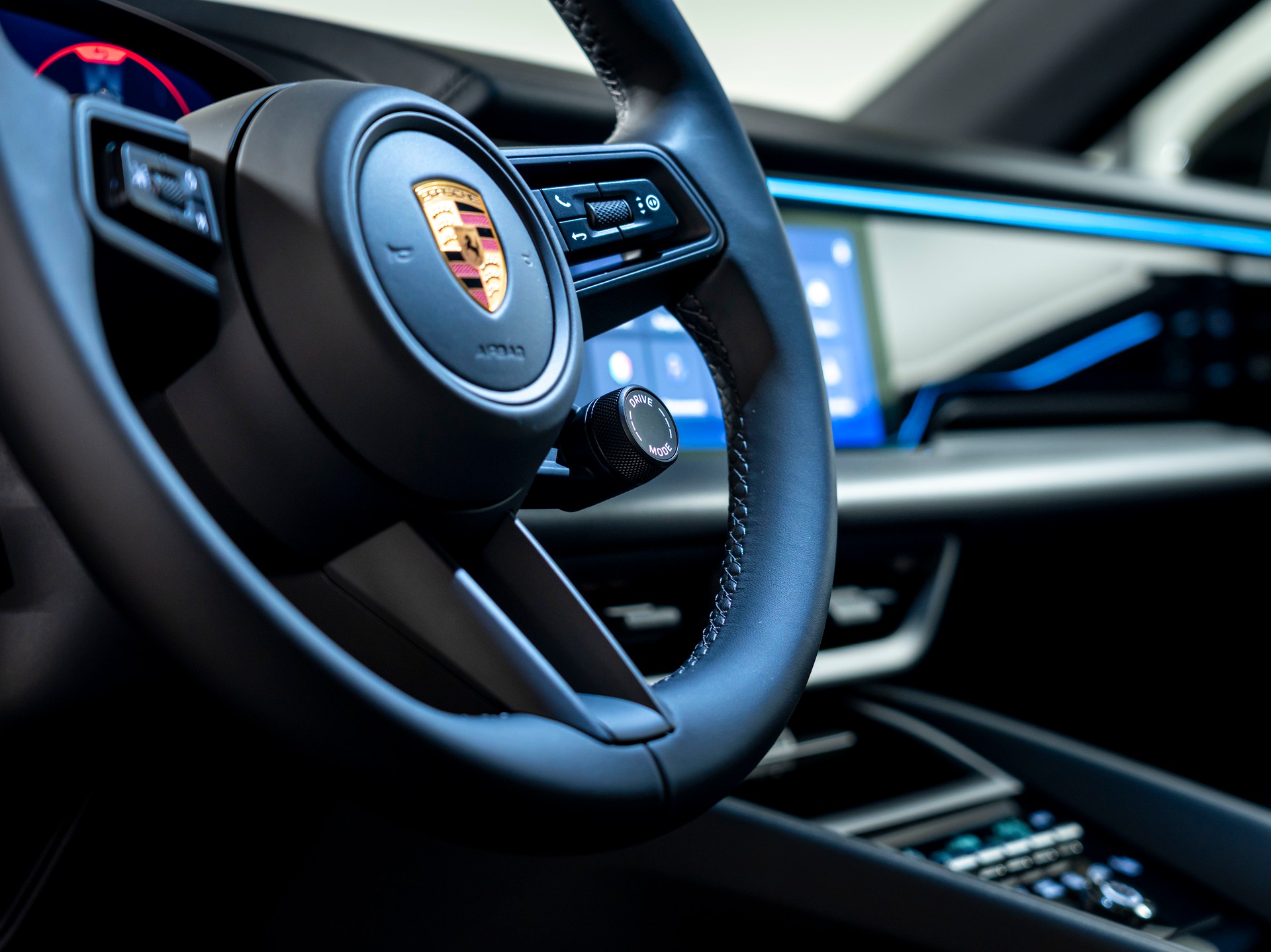 PORSCHE Macan 4 100kWh-image-12
