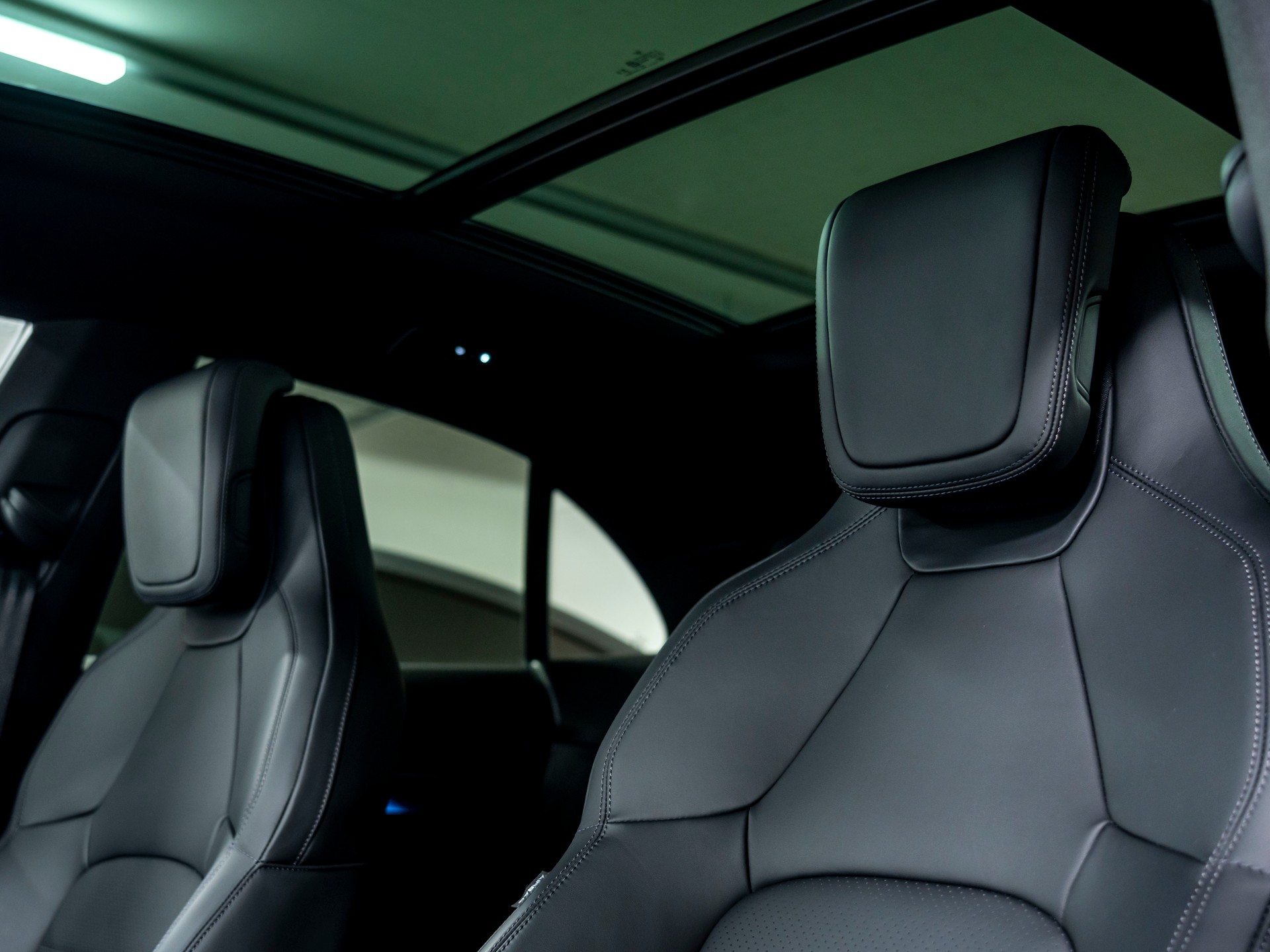 PORSCHE Macan 4 100kWh-image-19