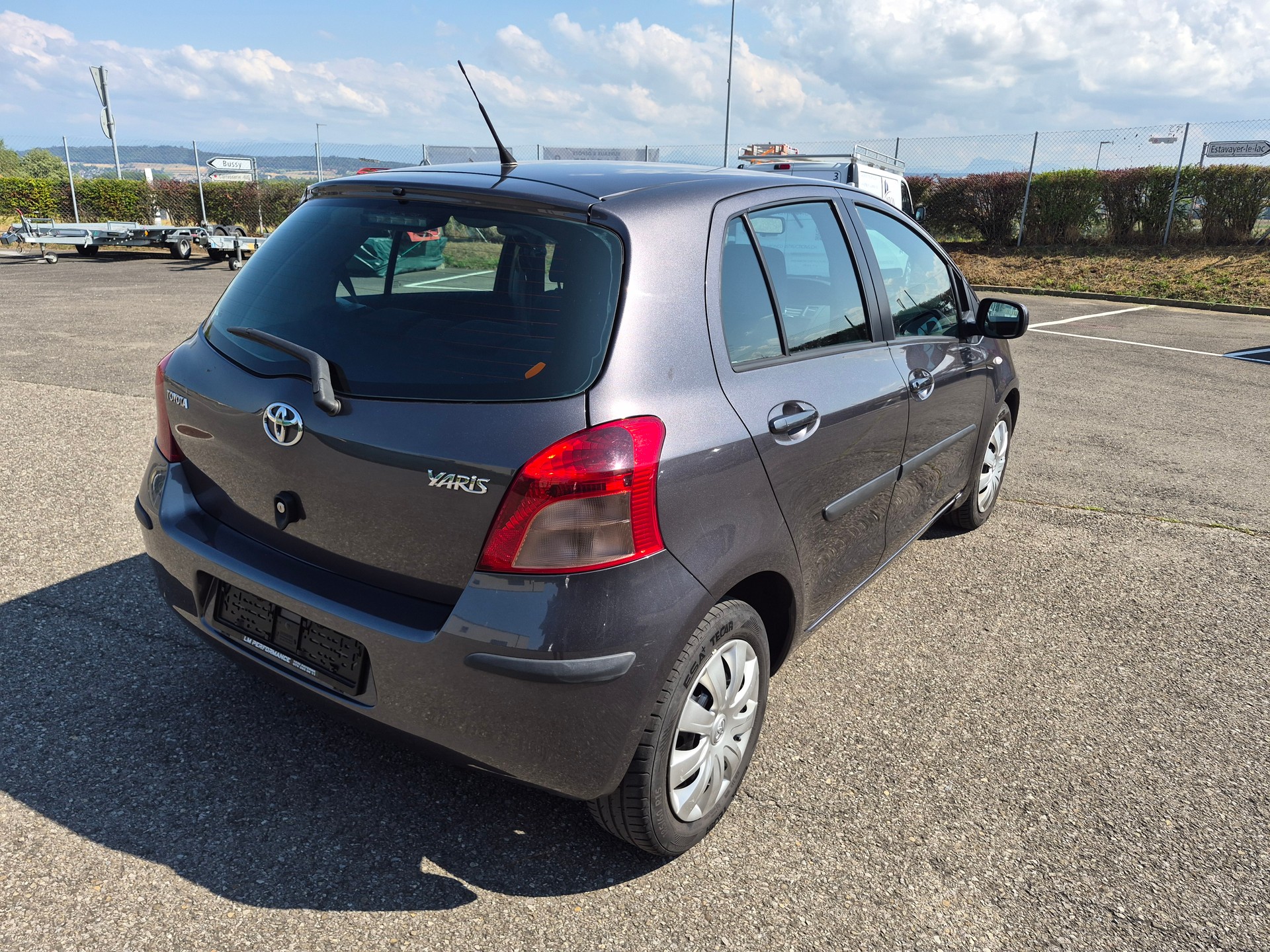 TOYOTA Yaris 1.3 City-image-1