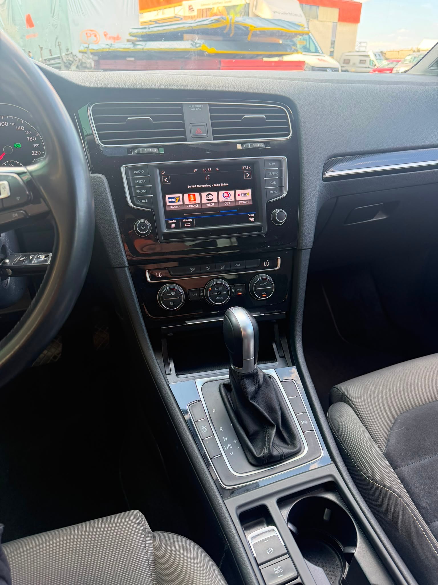 VW Golf 2.0 TDI Comfortline DSG-image-10