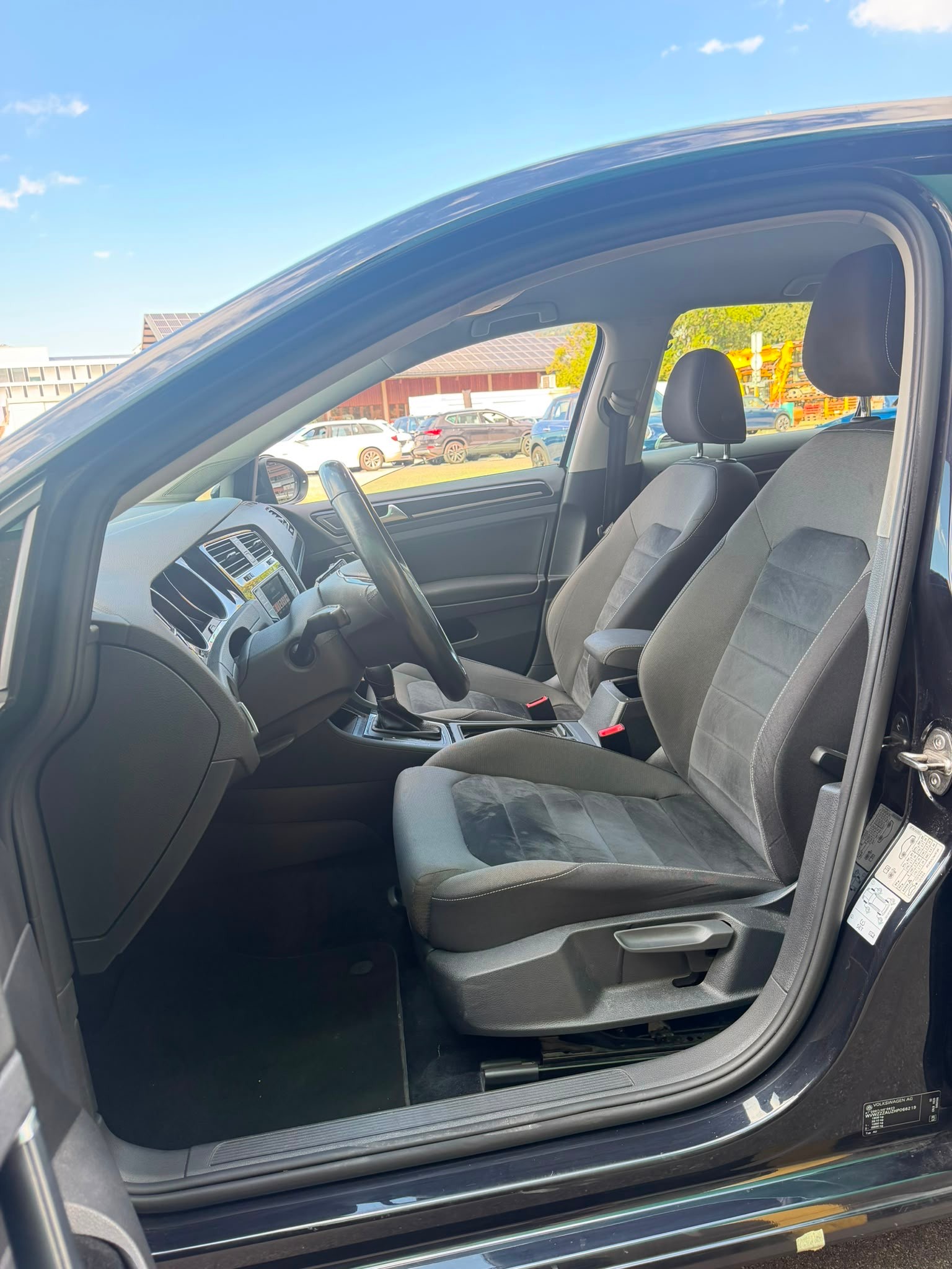 VW Golf 2.0 TDI Comfortline DSG-image-8