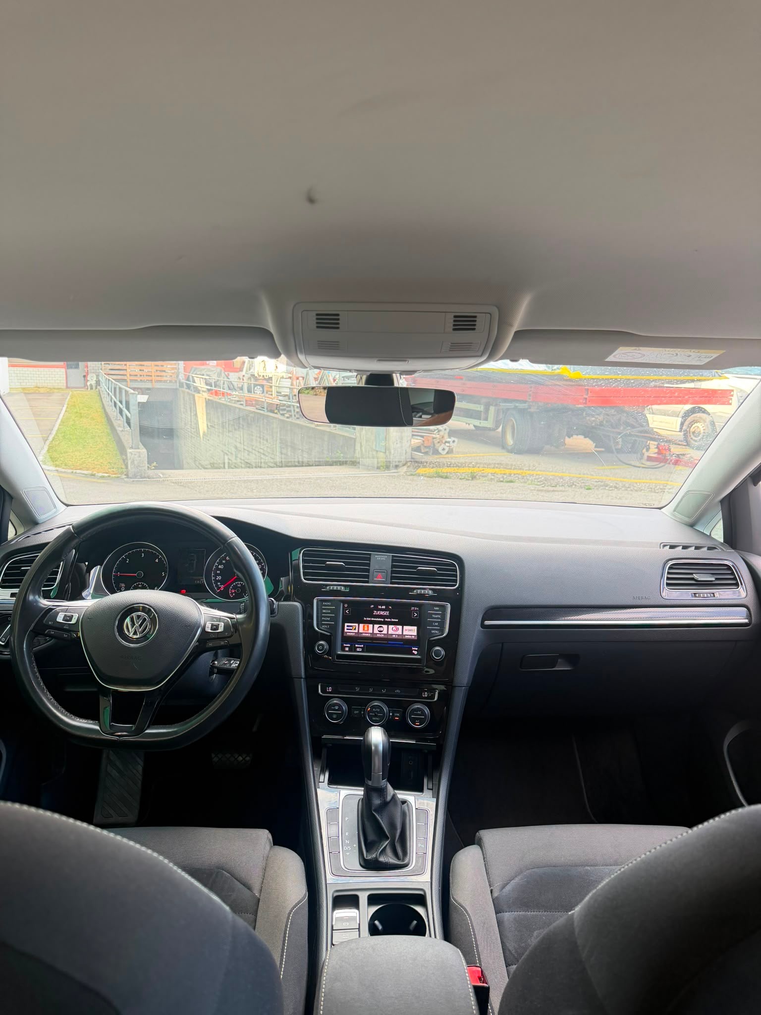 VW Golf 2.0 TDI Comfortline DSG-image-9
