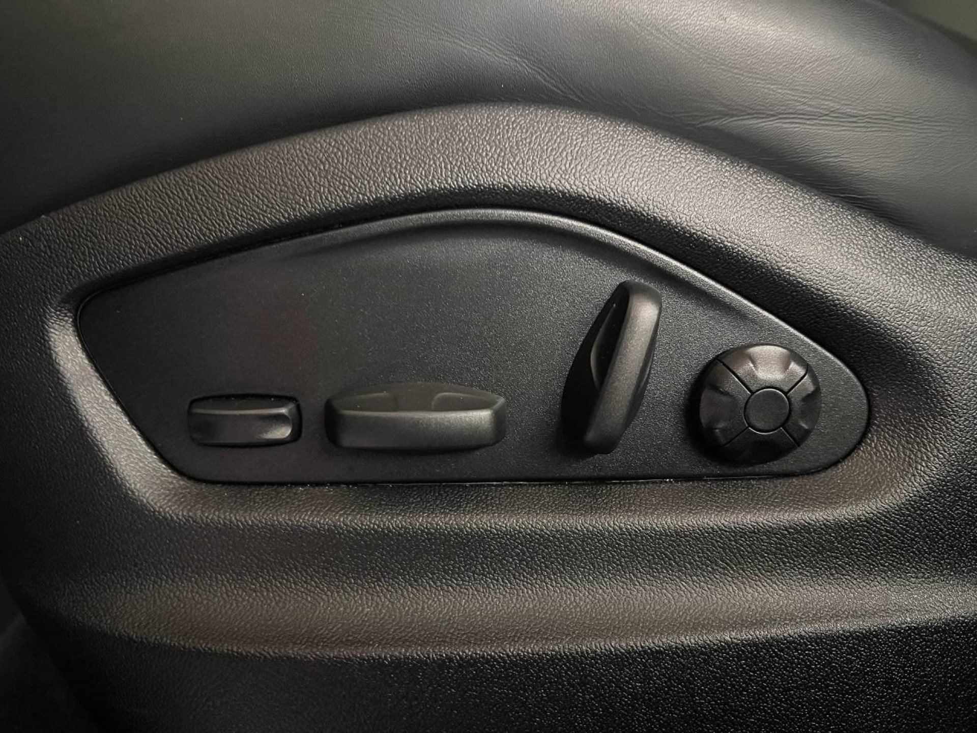 PORSCHE Cayenne S E-Hybrid-image-22