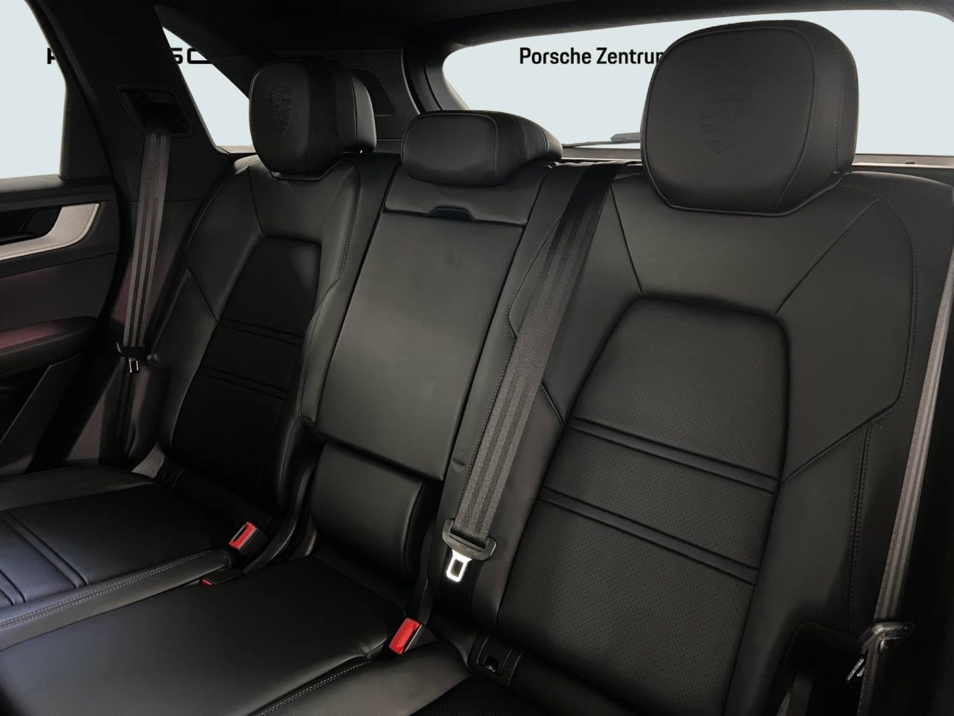 PORSCHE Cayenne S E-Hybrid-image-23