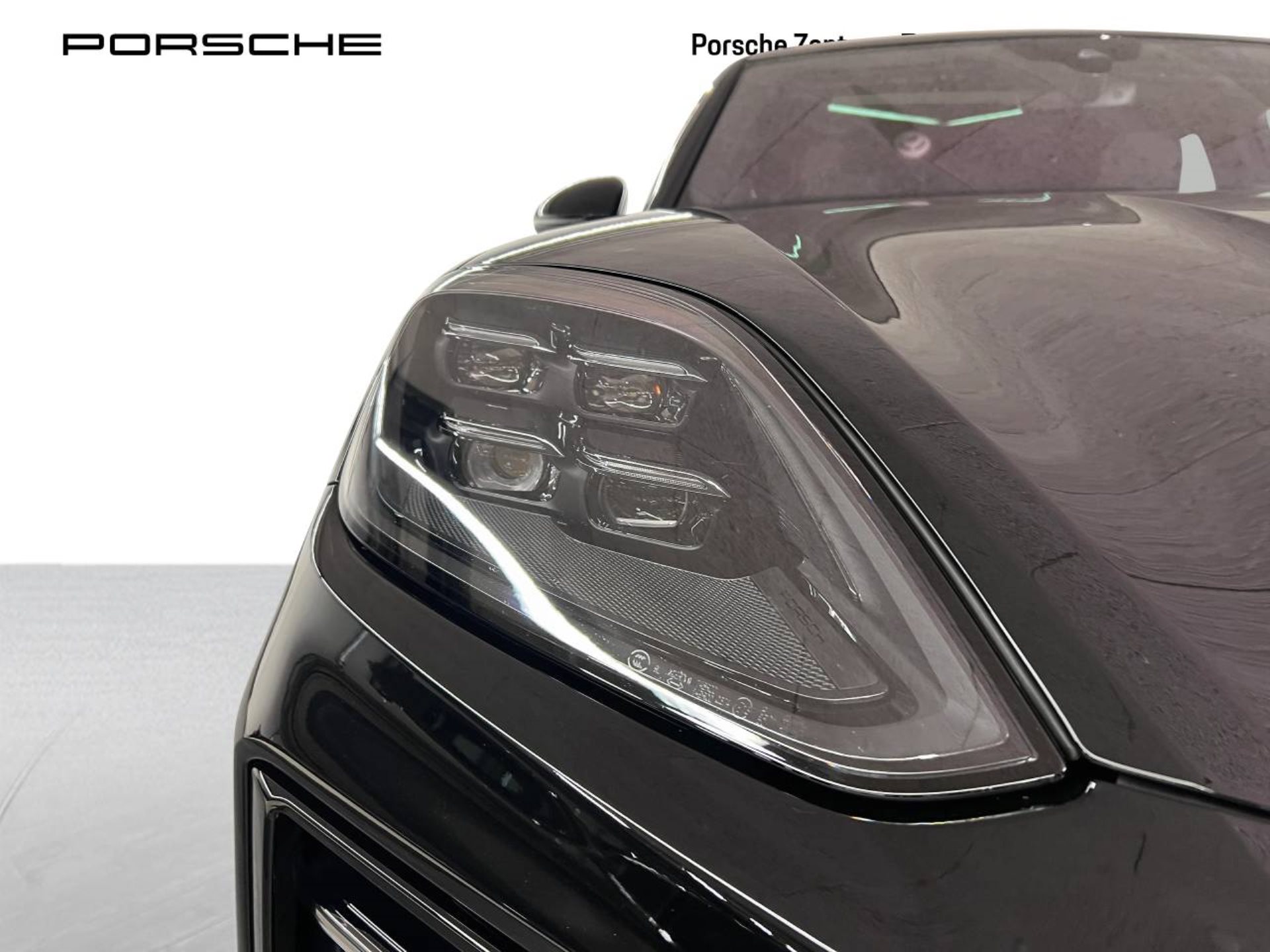 PORSCHE Cayenne S E-Hybrid-image-11