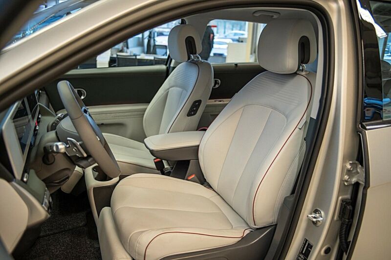 HYUNDAI Ioniq 5 Vertex 72 kWh 4WD-image-4