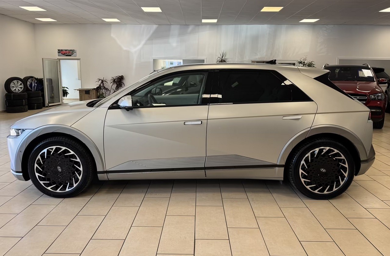 HYUNDAI Ioniq 5 Vertex 72 kWh 4WD-image-2
