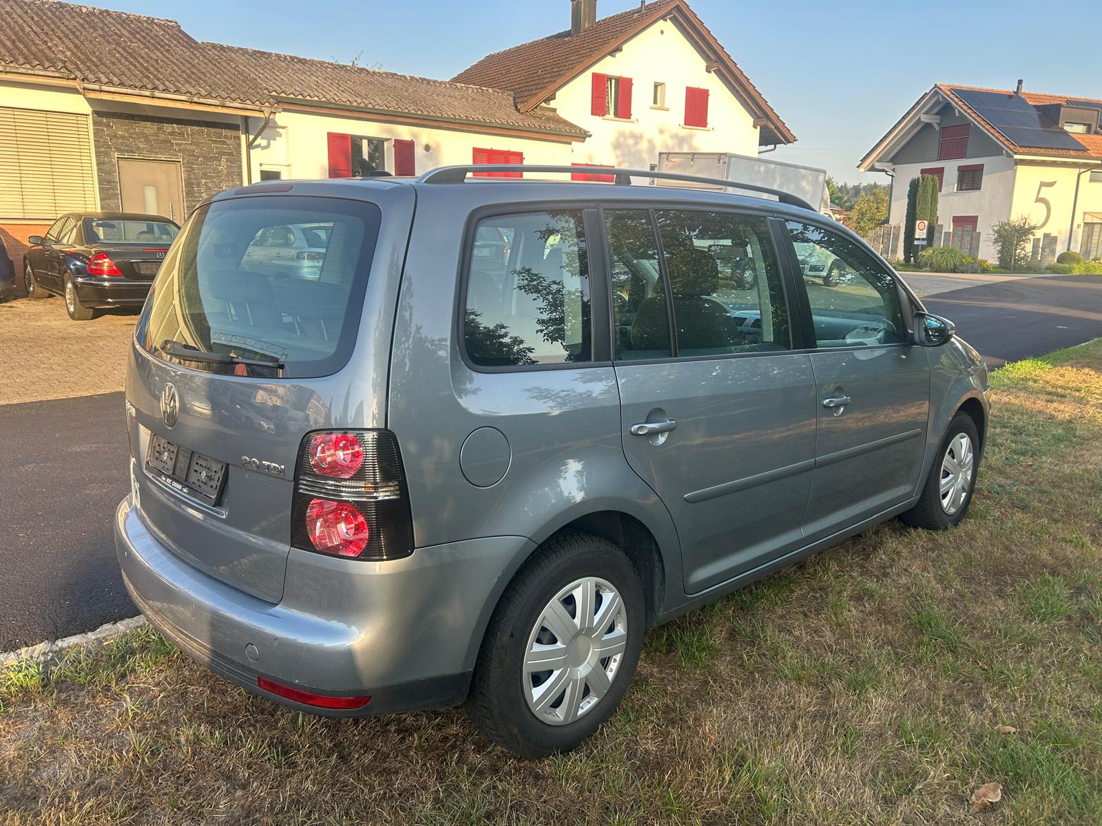 VW Touran 2.0 TDI Team-image-9