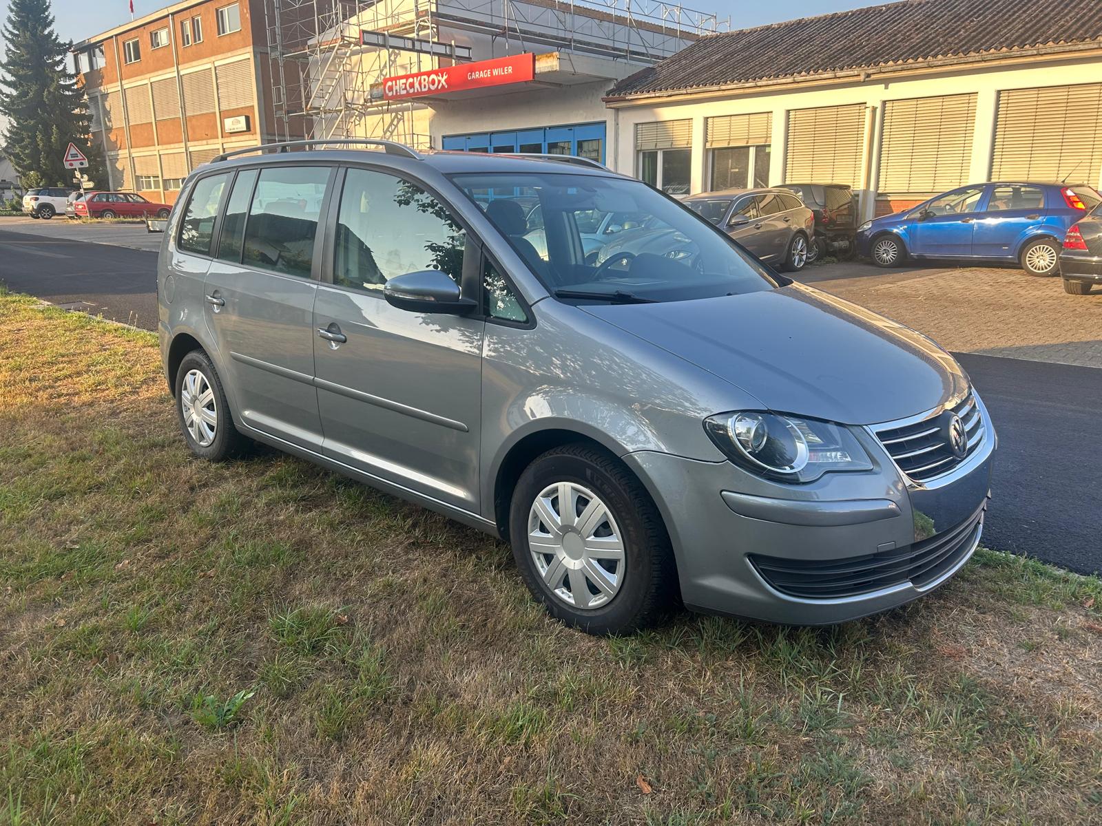 VW Touran 2.0 TDI Team-image-7