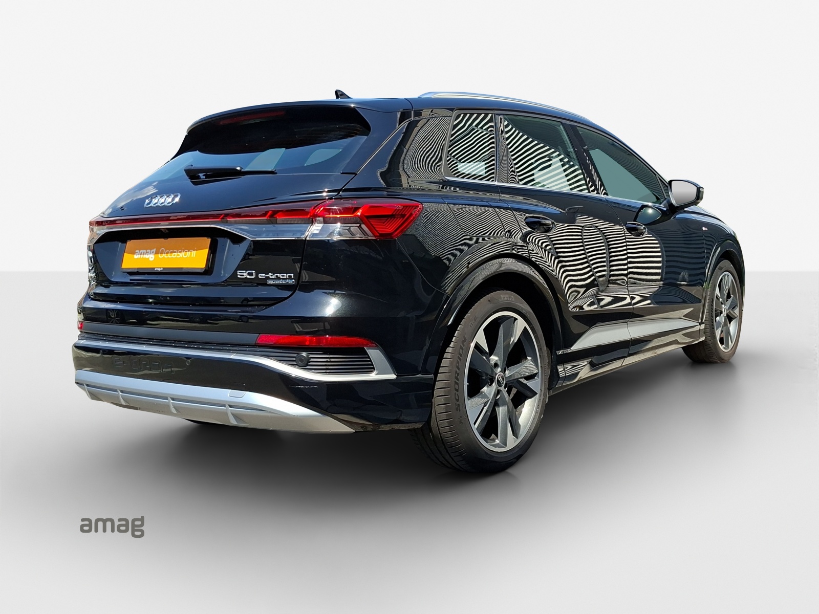 AUDI Q4 e-tron 50 quattro-image-4