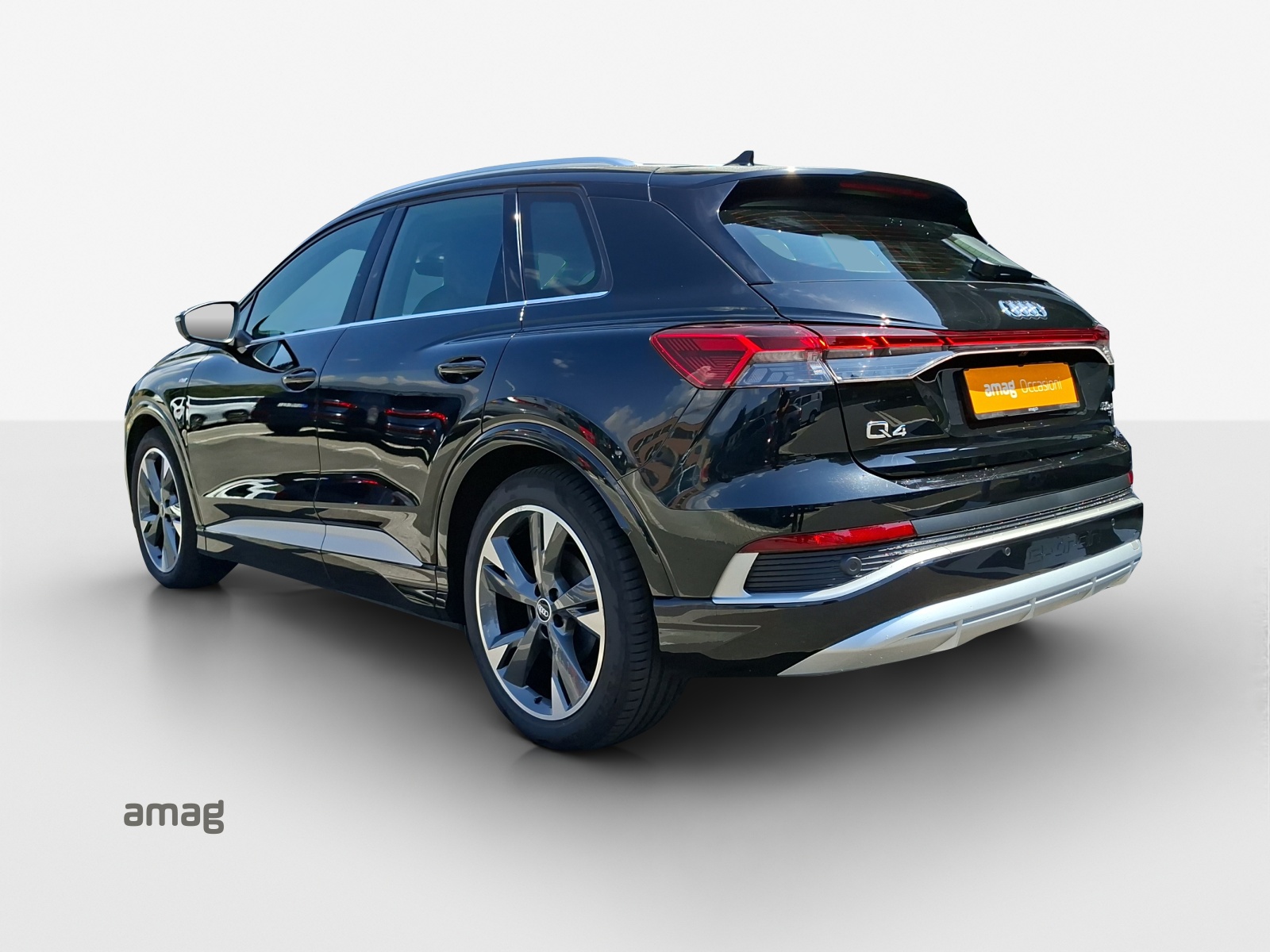 AUDI Q4 e-tron 50 quattro-image-2
