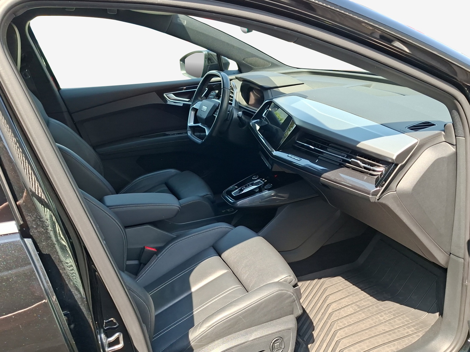 AUDI Q4 e-tron 50 quattro-image-13