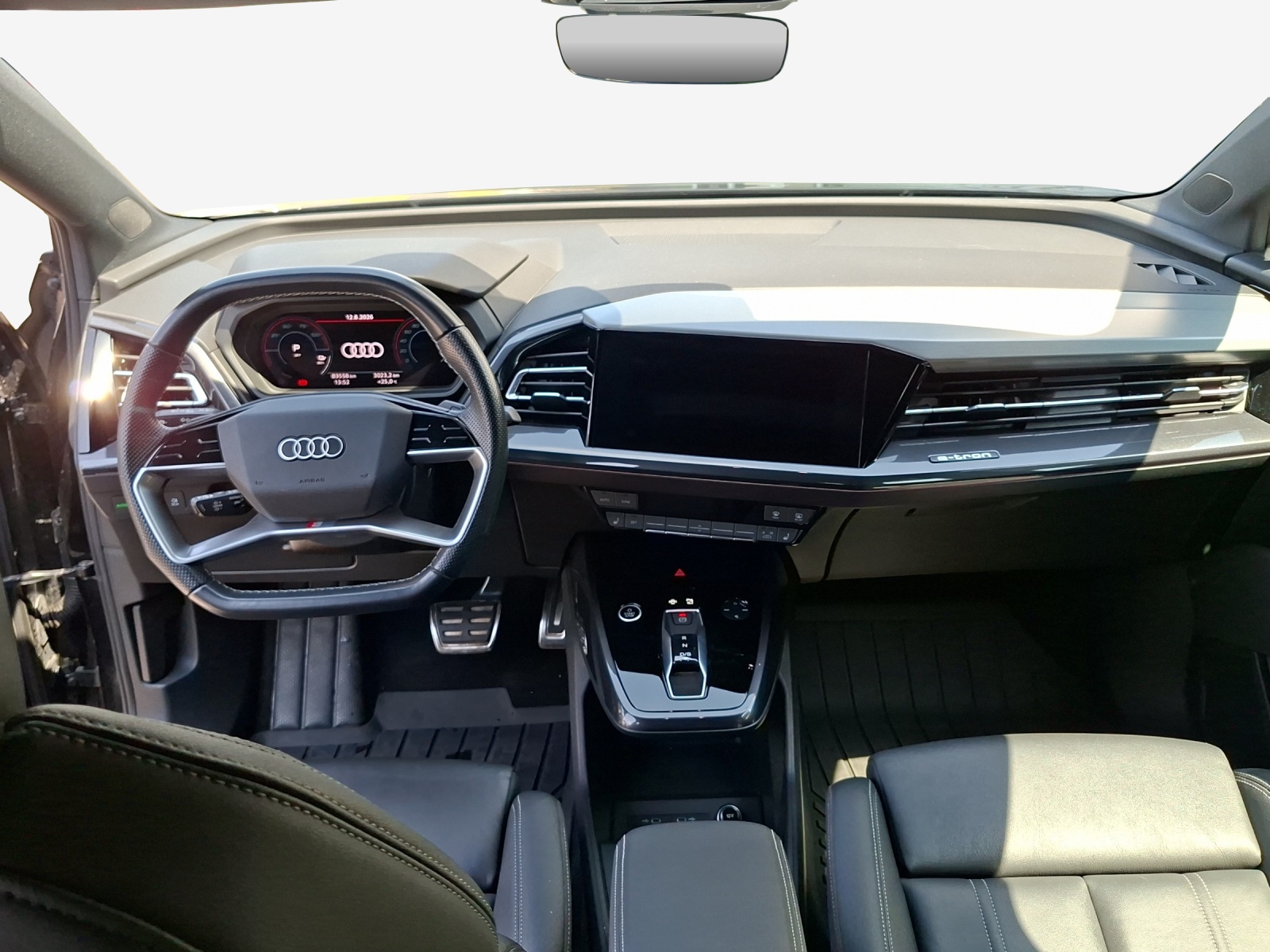 AUDI Q4 e-tron 50 quattro-image-8