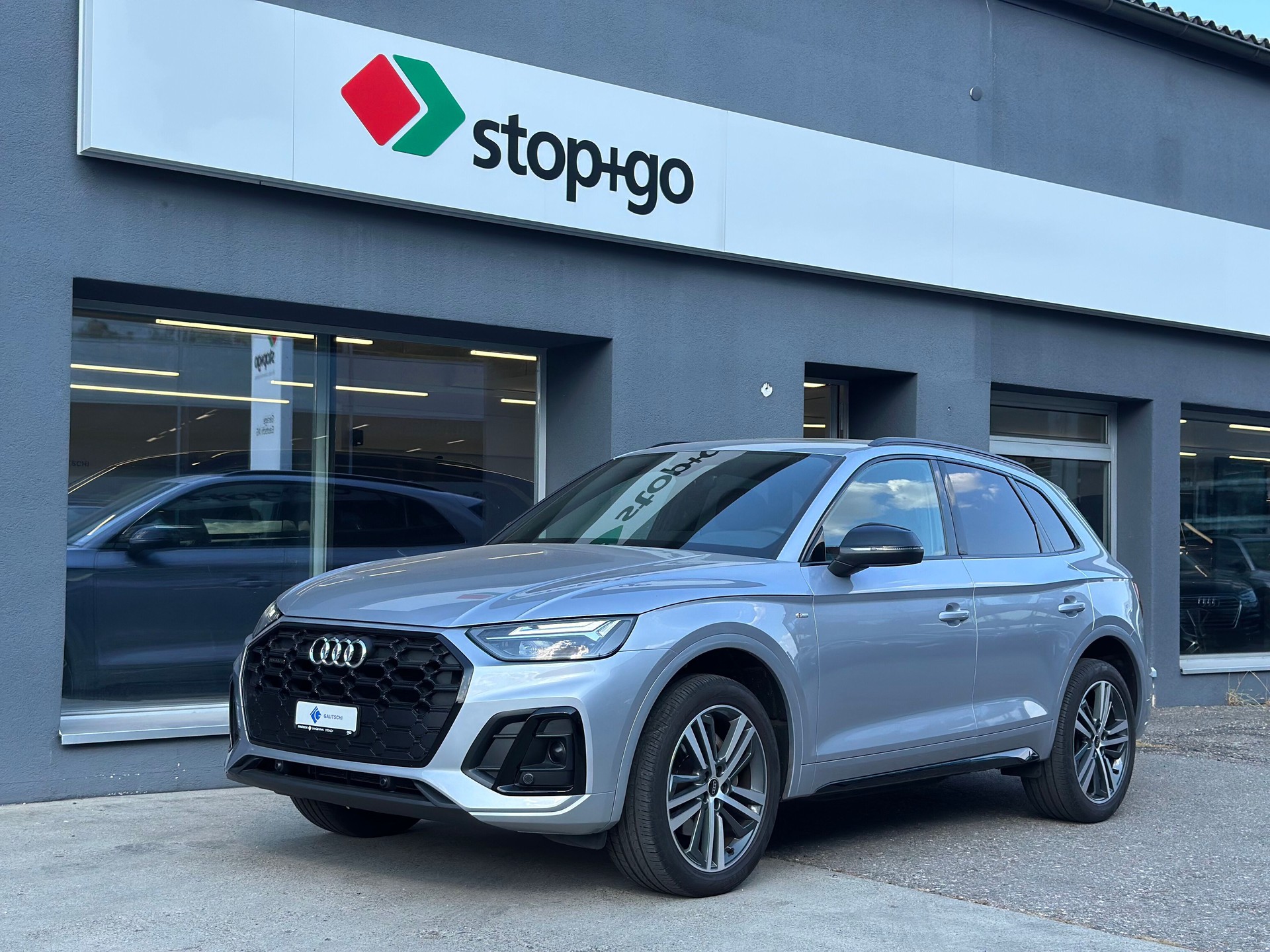 AUDI Q5 Sportback 40 TDI S line quattro S-tronic-image-0