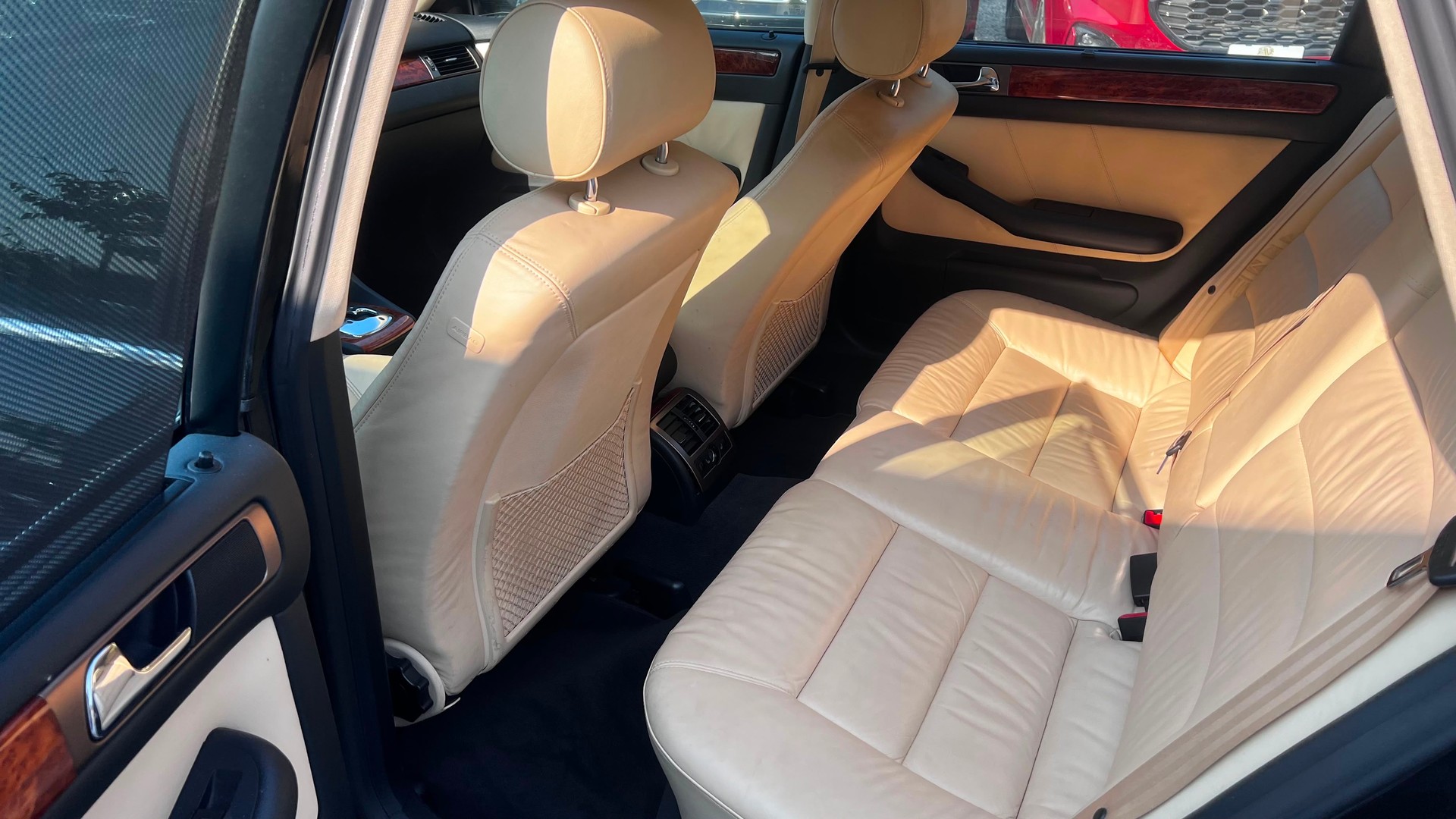 AUDI A6 Avant 2.4 Ambiente-image-12