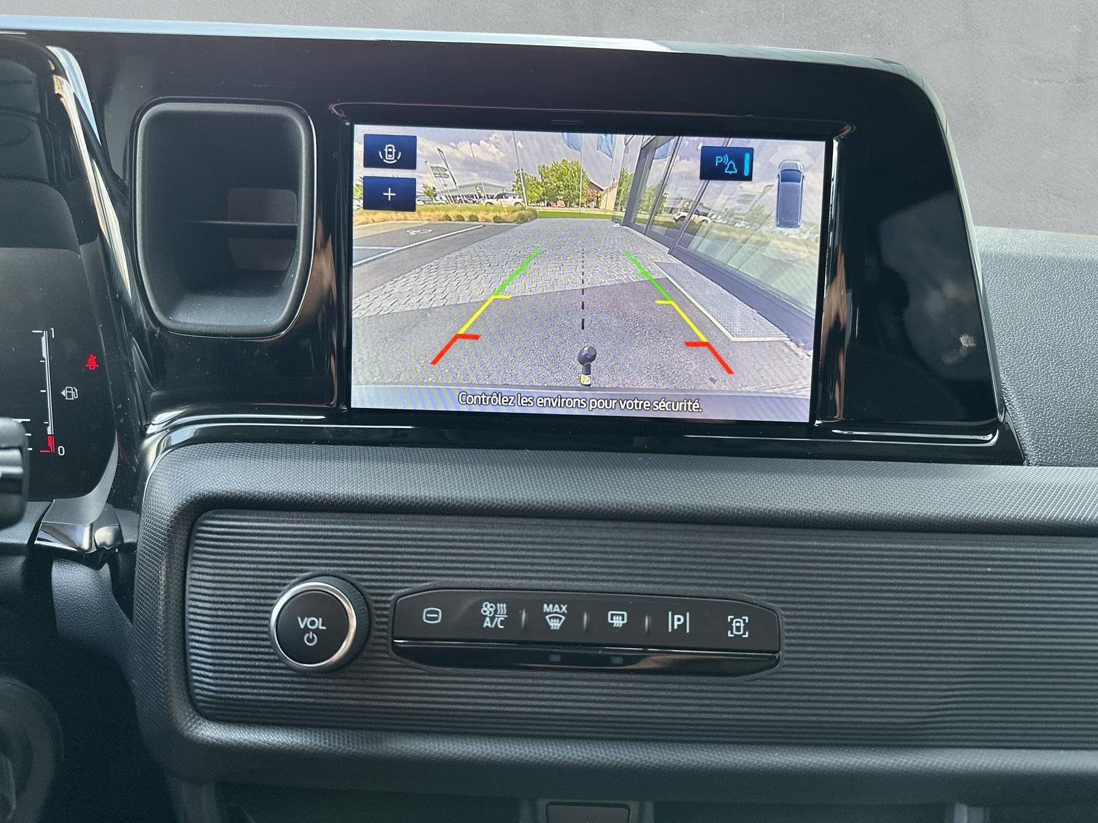 FORD Tourneo Courier 1.0 EcoBoost Trend (CH)-image-19