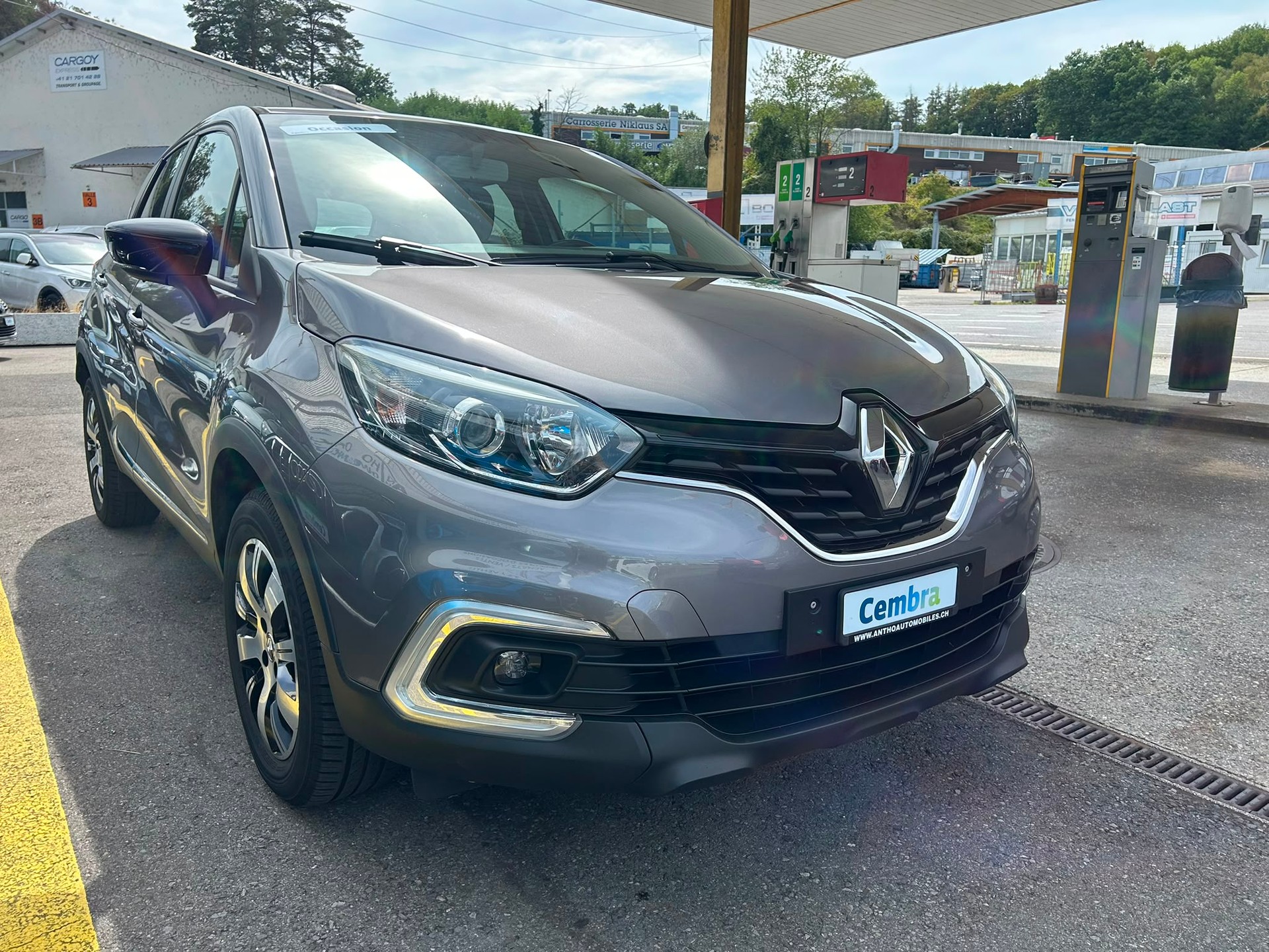 RENAULT Captur 0.9 12V Intens-image-2