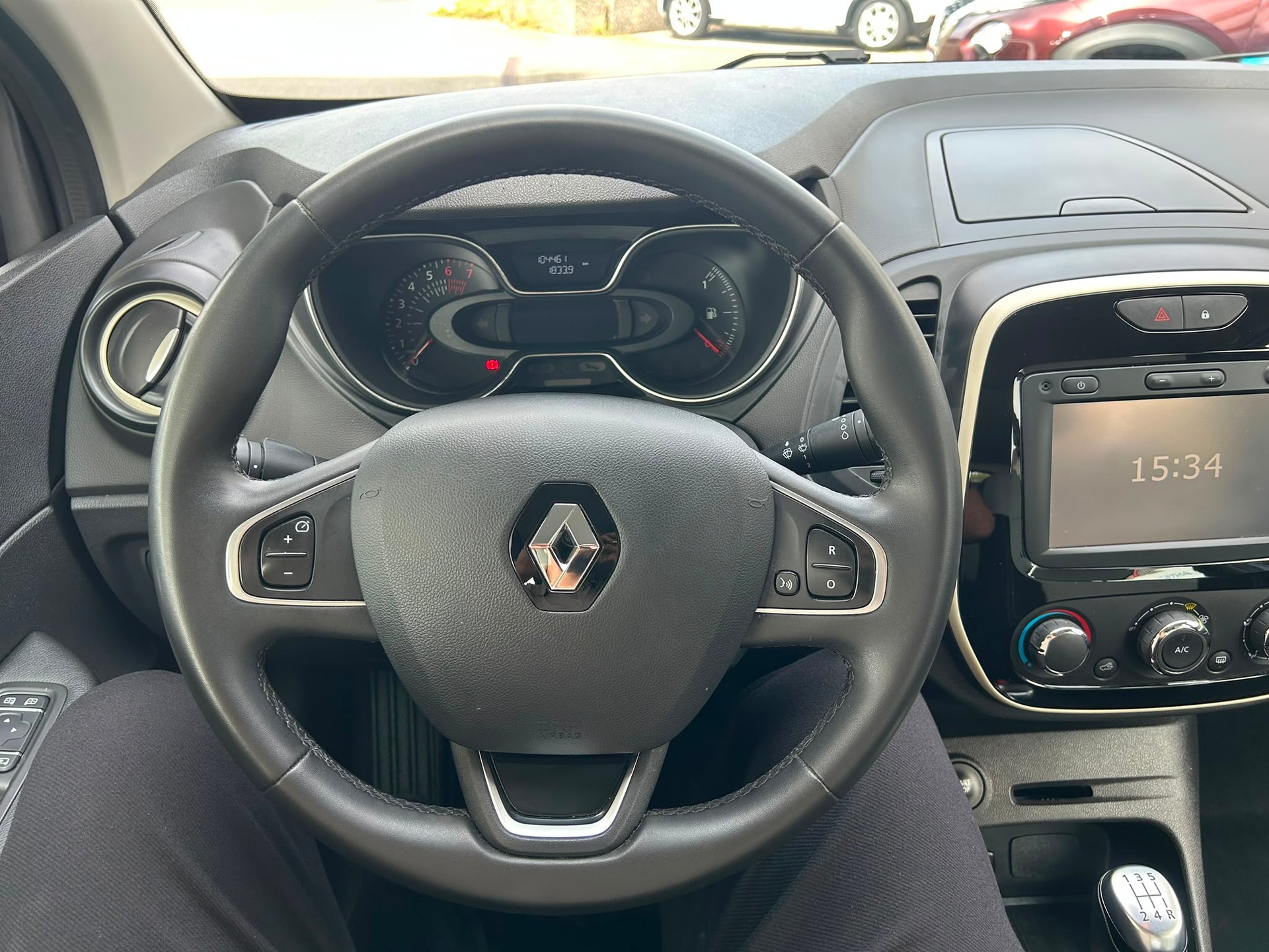 RENAULT Captur 0.9 12V Intens-image-8