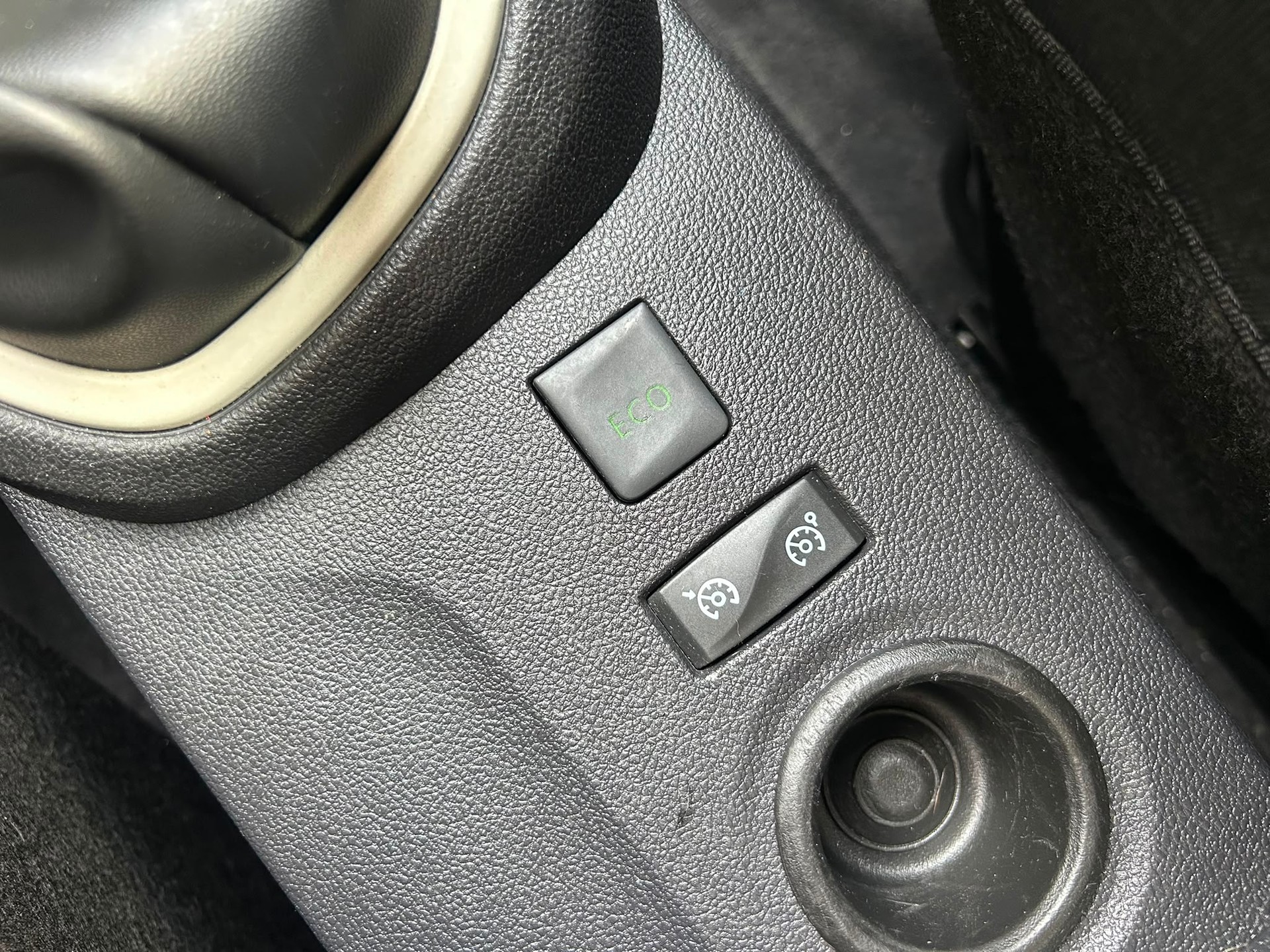 RENAULT Captur 0.9 12V Intens-image-10