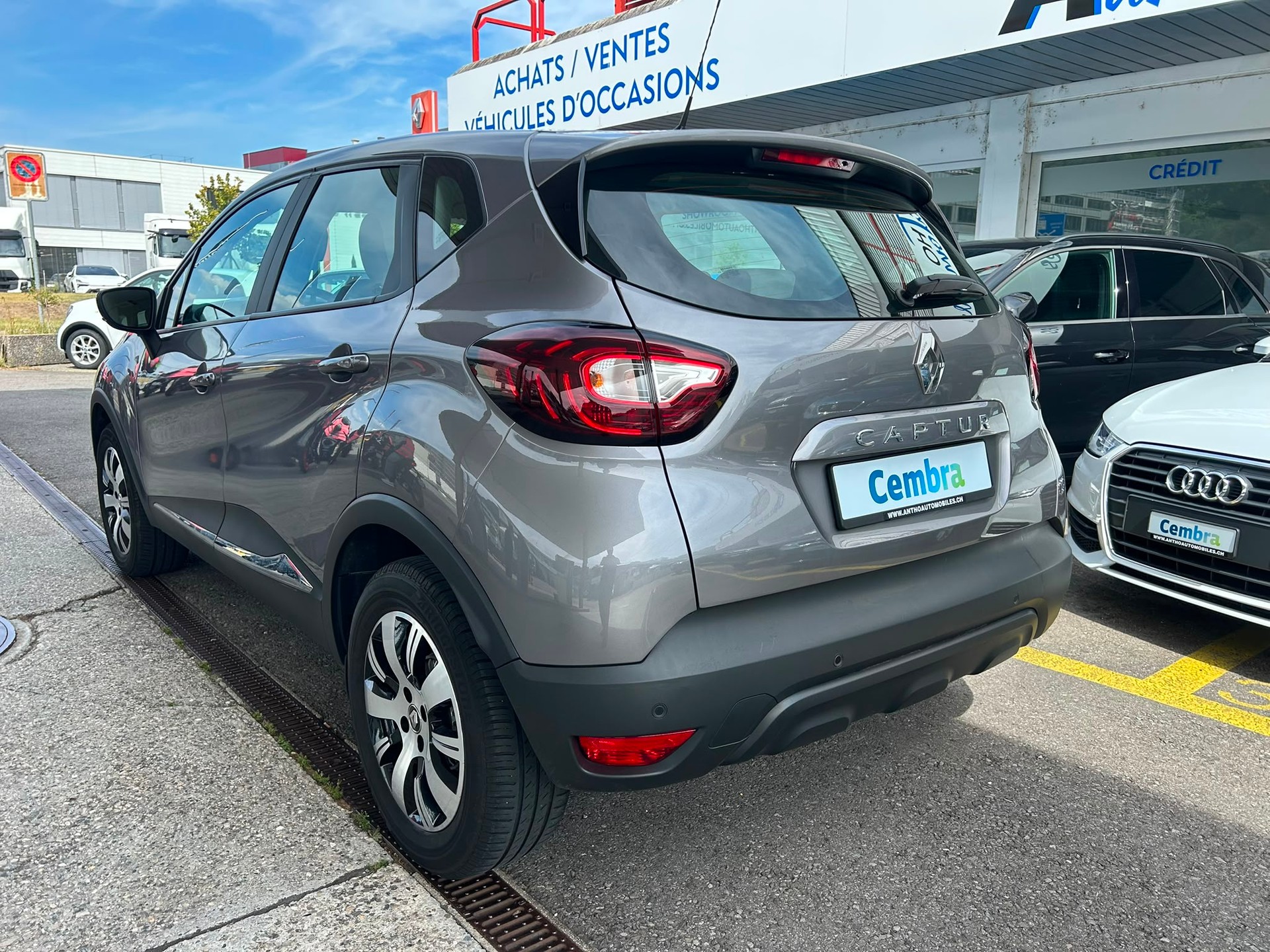 RENAULT Captur 0.9 12V Intens-image-3