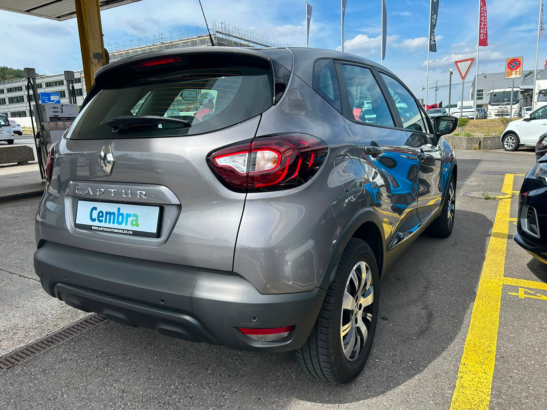 RENAULT Captur 0.9 12V Intens-image-4